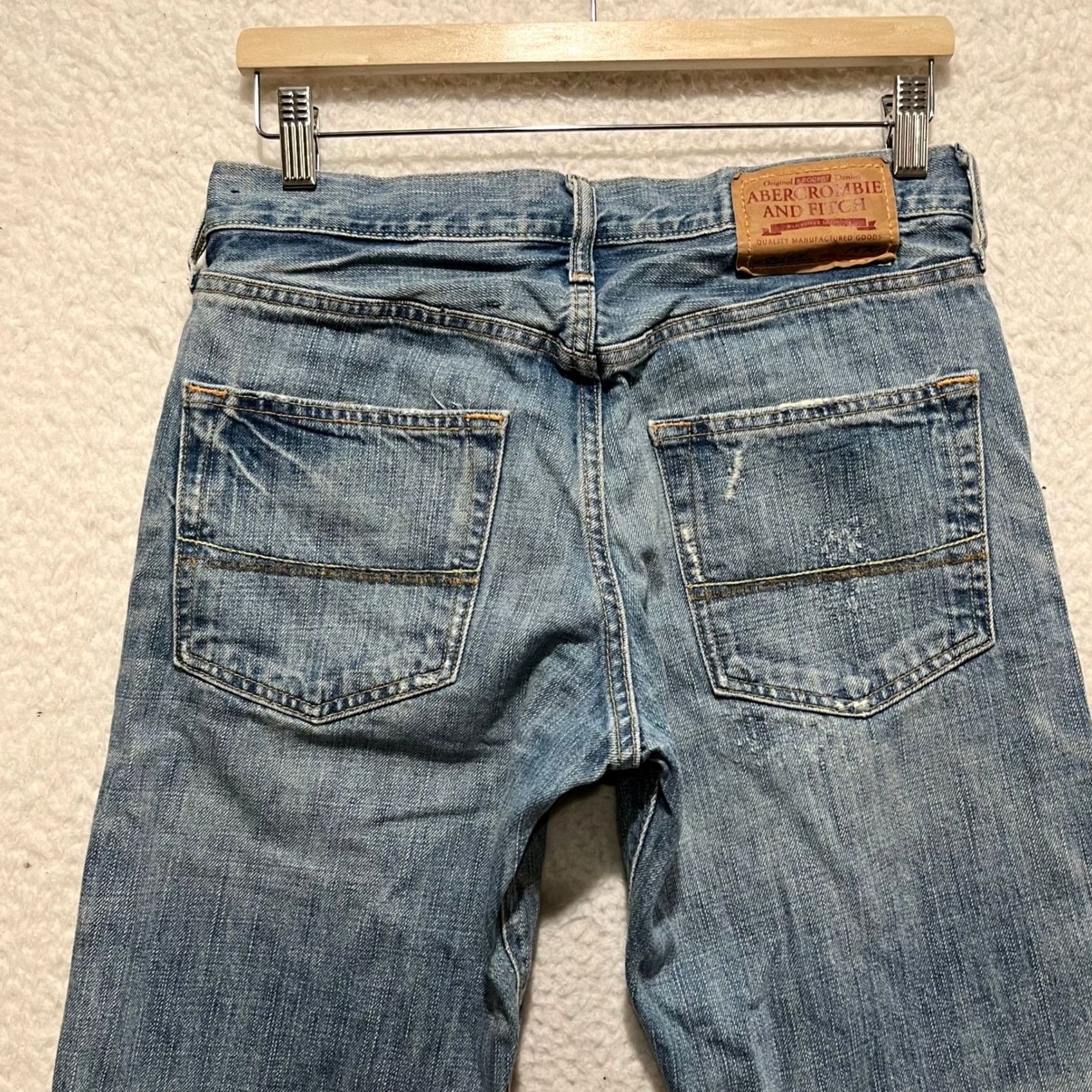 Abercrombie & Fitch Abercrombie & Fitch Mens Jeans Light Wash Distressed 5-Pocket Denim Button Closure Regular Fit Size 28 Blue Grunge Vintage: No Size US 28 / EU 44 - 4 Thumbnail