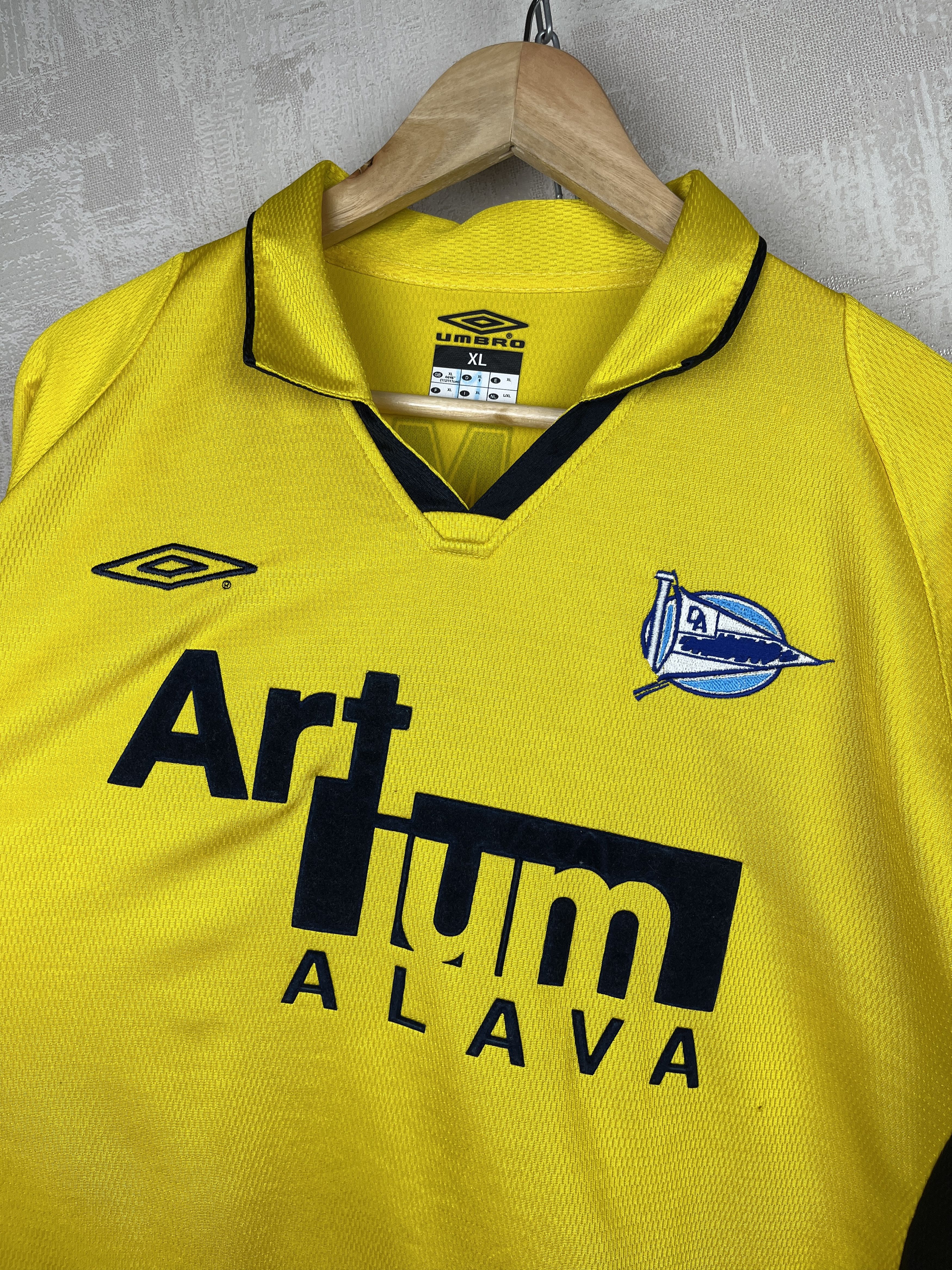 Umbro 2002/03 Alaves Deportivo Away Football Tomic # 2 Jersey Size US XL / EU 56 / 4 - 4 Thumbnail