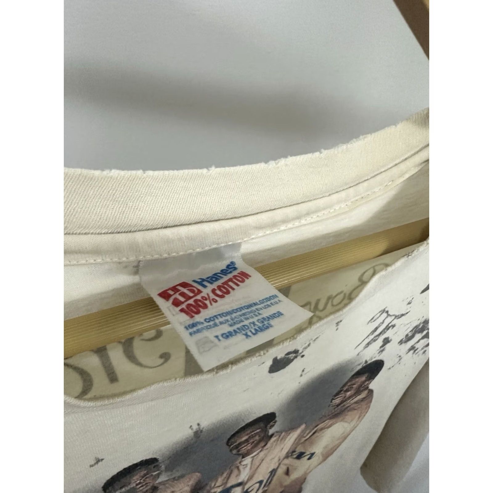 Hanes VTG Boyz 2 Men 90s All Around The World Tour Paint Splatter Worn T-Shirt XL Shirt Mens White Band Grunge 90s FADED Size US XL / EU 56 / 4 - 3 Thumbnail