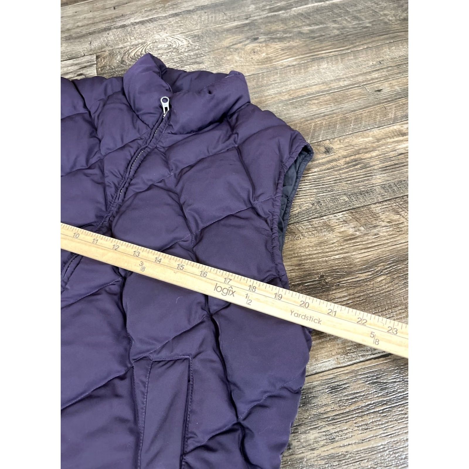 Eddie Bauer VINTAGE Eddie Bauer Vest Womens Petite Medium Quilted Down Full Zip Purple Nylon Quilted Classic Outdoor Size M / US 6-8 / IT 42-44 - 3 Thumbnail