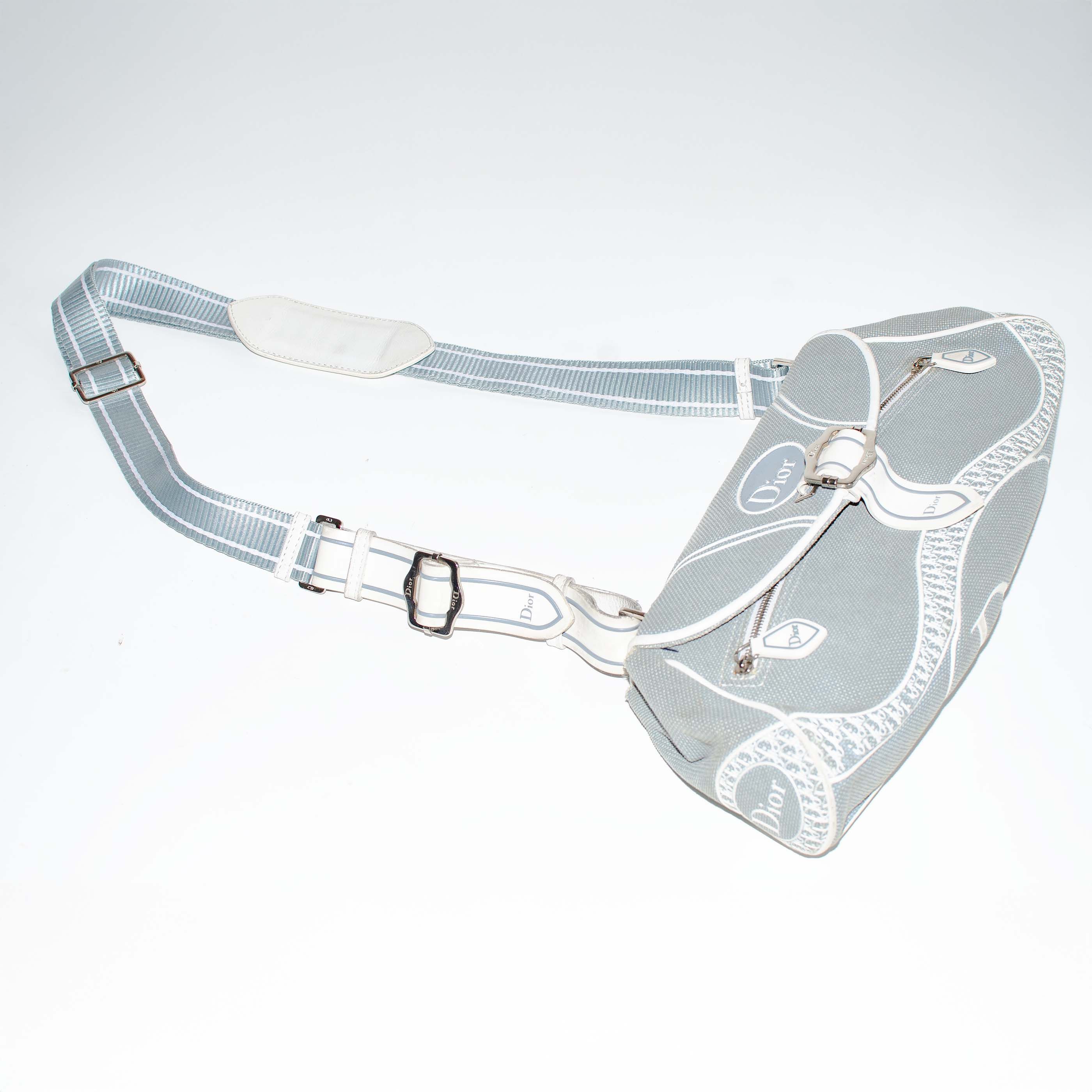 Dior Vintage Dior canvas shoulder bag in light blue / white. Size ONE SIZE - 4 Thumbnail