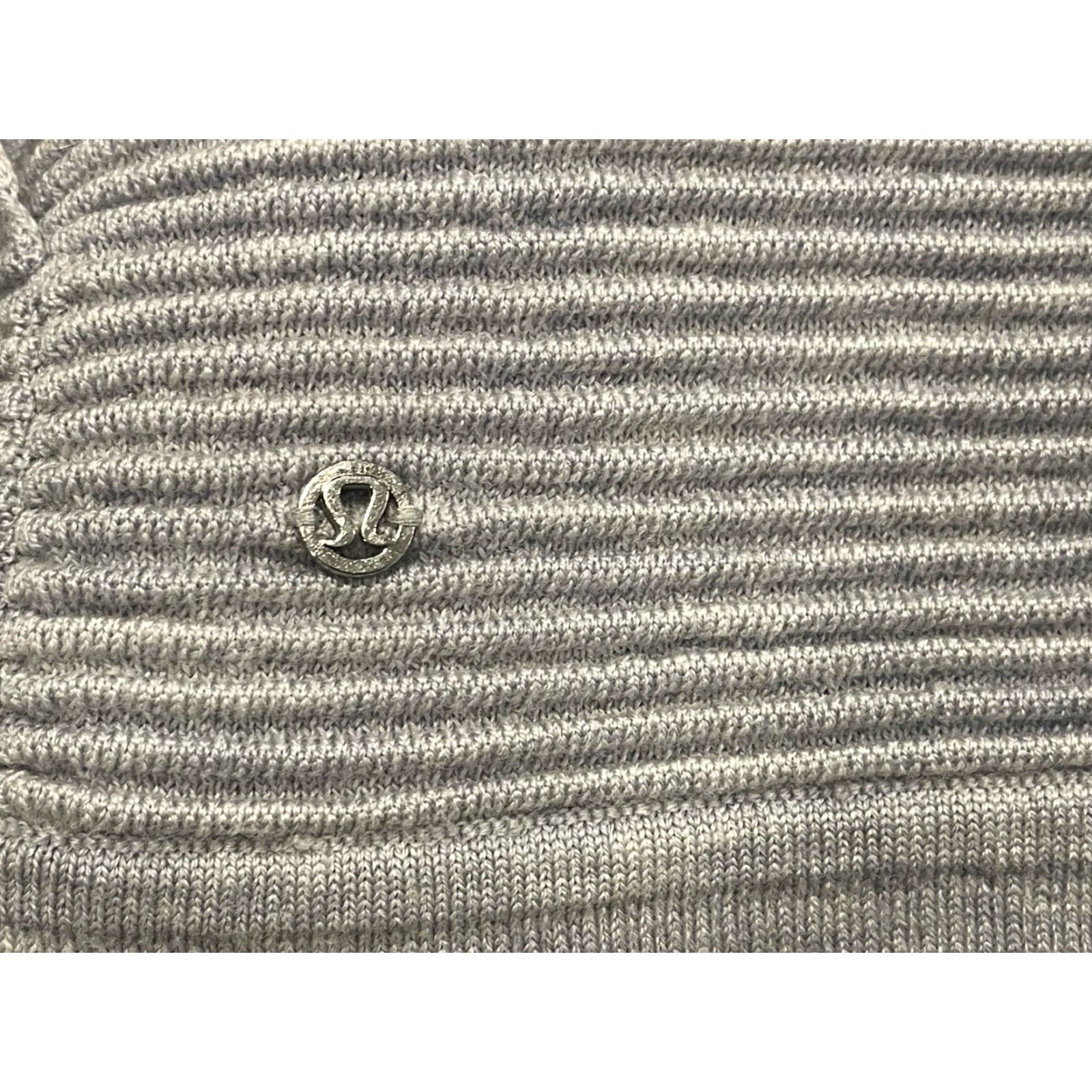 Lululemon VINTAGE Lululemon Women's Cardigan Sweater Open Knit Merino Wool Sz 4 Gray Fall Spring Summer Winter Size S / US 4 / IT 40 - 8 Thumbnail