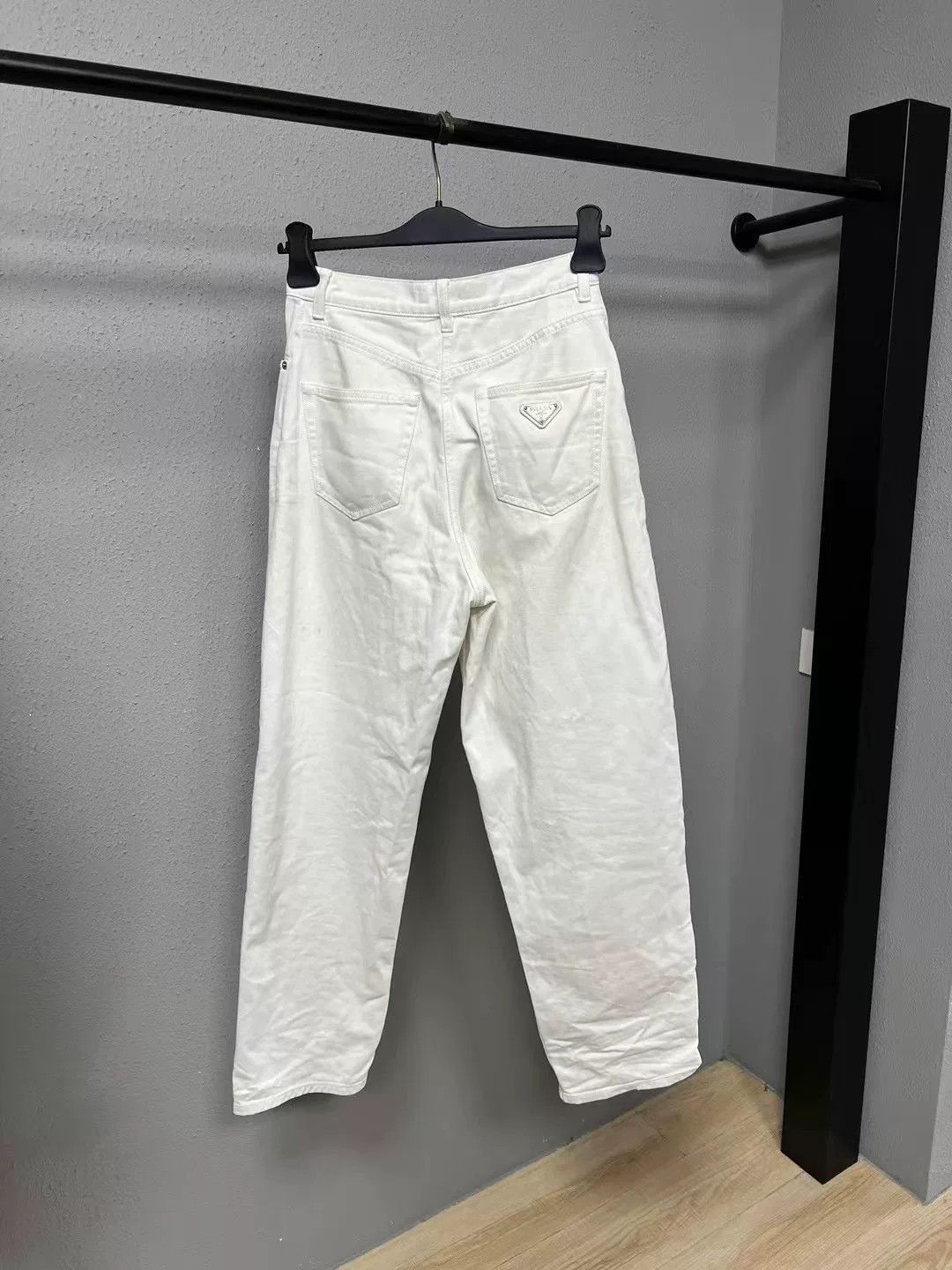 Prada Prada White Triangle Logo Jeans Size 26" / US 2 / IT 38 - 1 Thumbnail