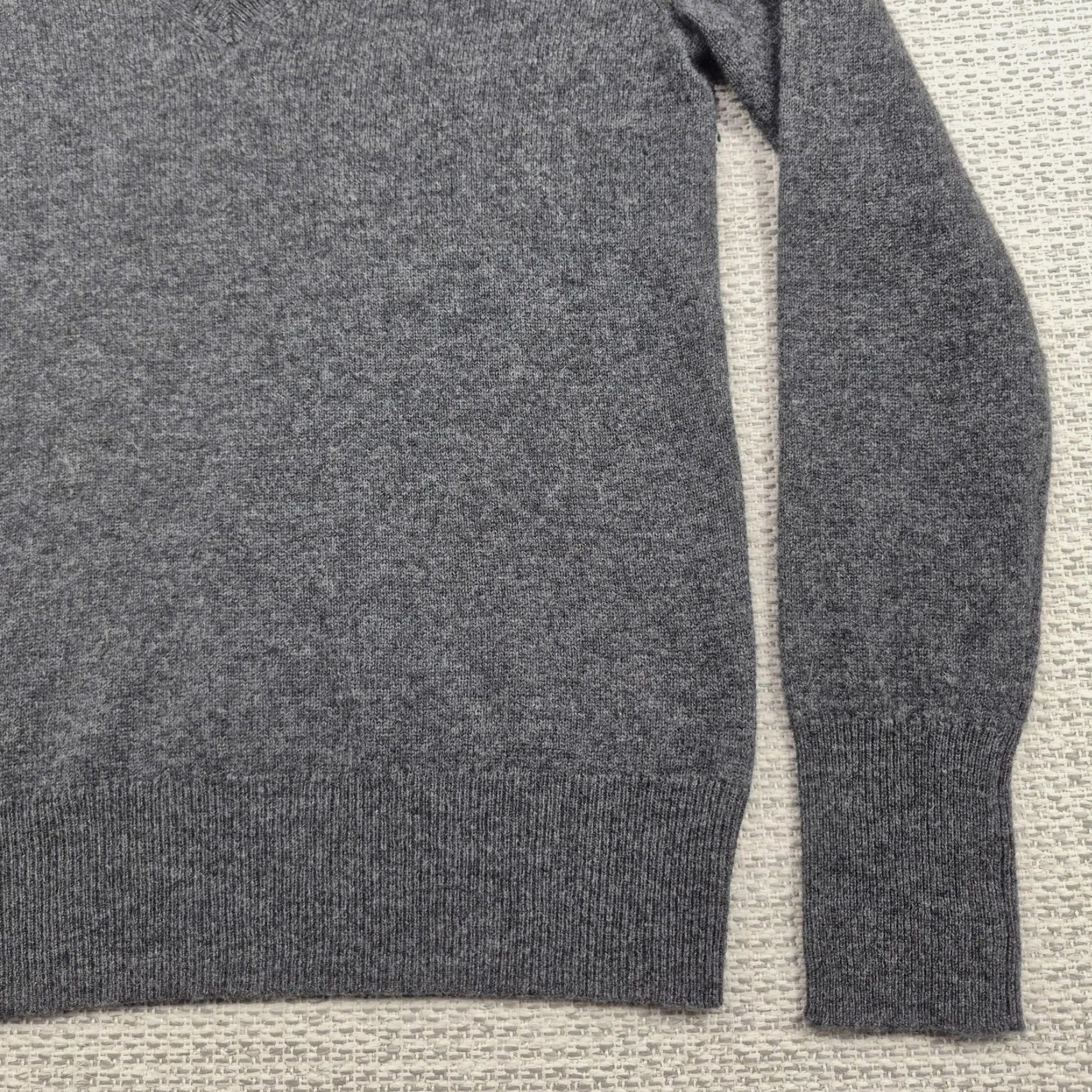 Vintage Sutton Studio Sweater Womens Small Gray 100% Cashmere V Neck Knit Pullover Size S / US 4 / IT 40 - 2 Thumbnail
