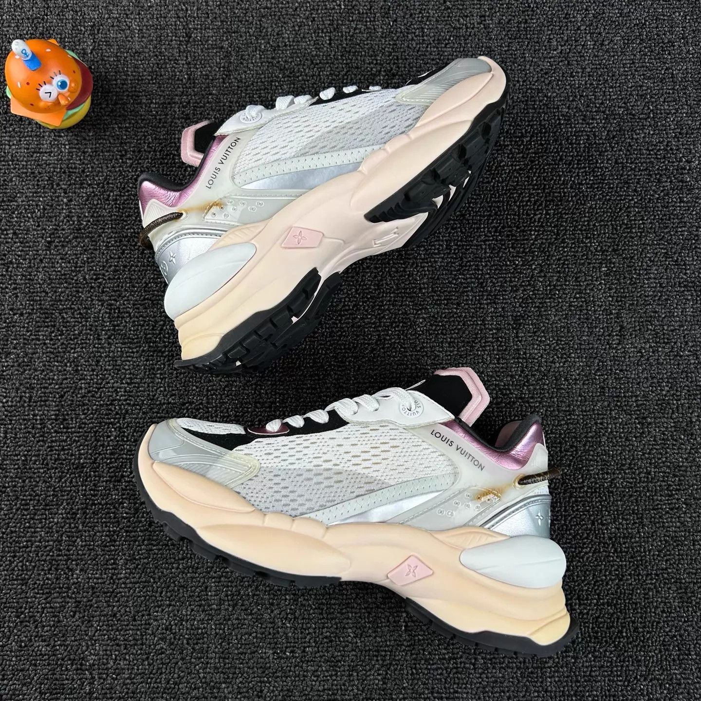 Louis Vuitton Louis Vuitton Run55 Pink Dad Sneaker 35.5 HB4366 Size US 5 / IT 35 - 3 Thumbnail