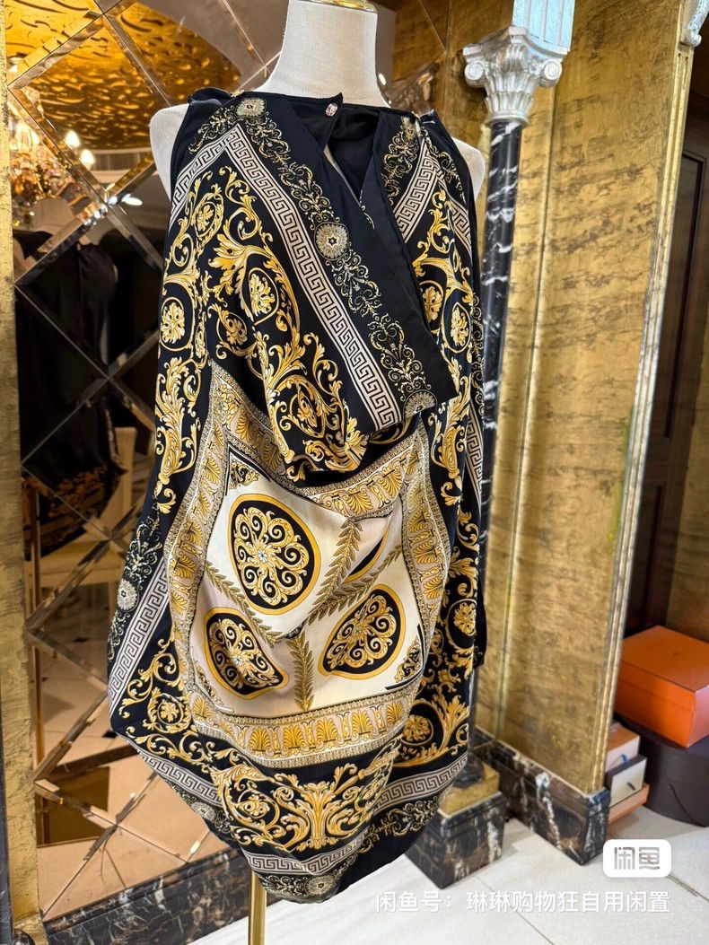 Versace Versace Silk top dress Size M / US 6-8 / IT 42-44 - 1 Thumbnail