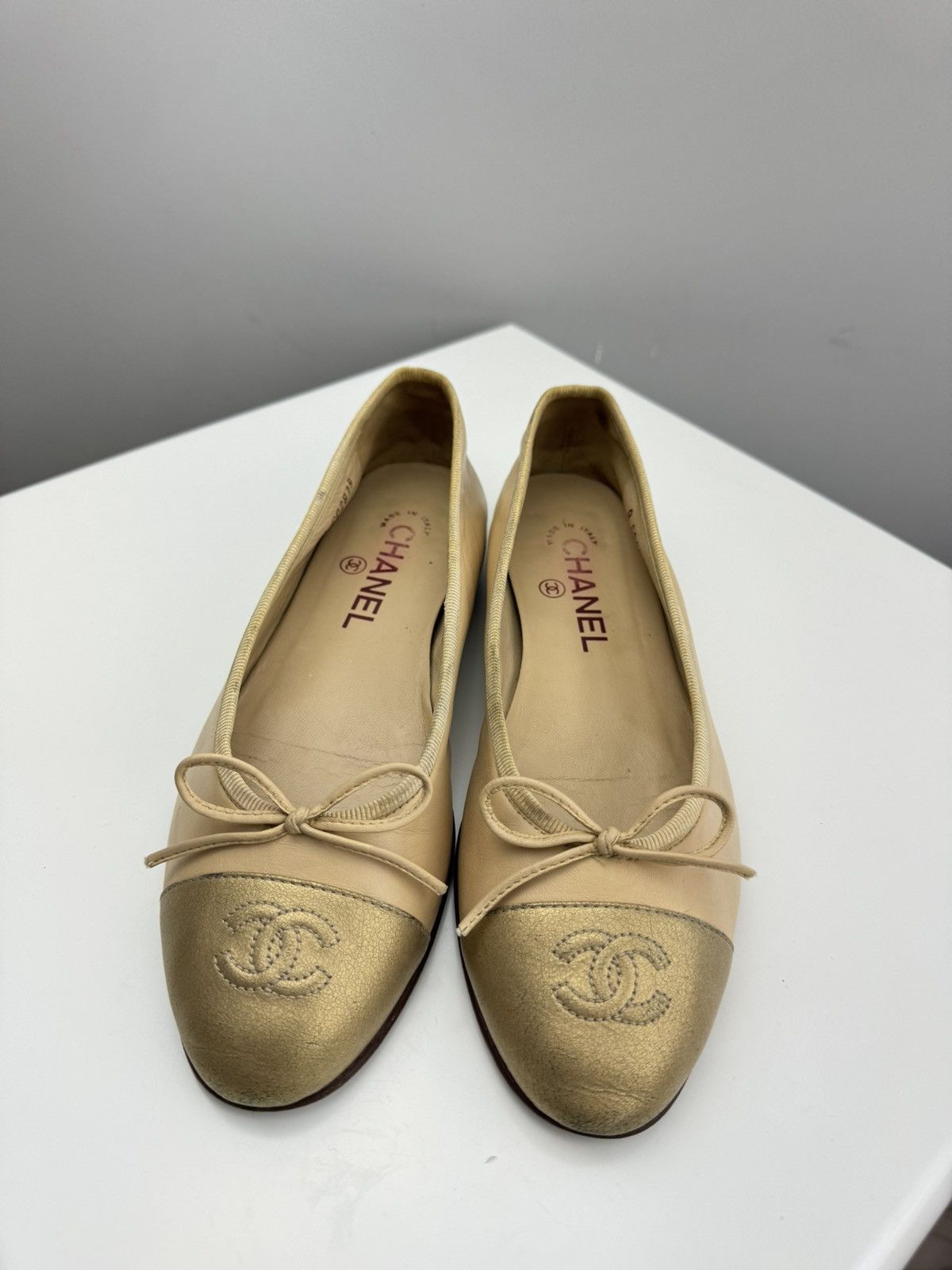 Chanel CHANEL BEIGE CC. LOGO BALLERINA FLATS Size US 6 / IT 36 - 3 Thumbnail