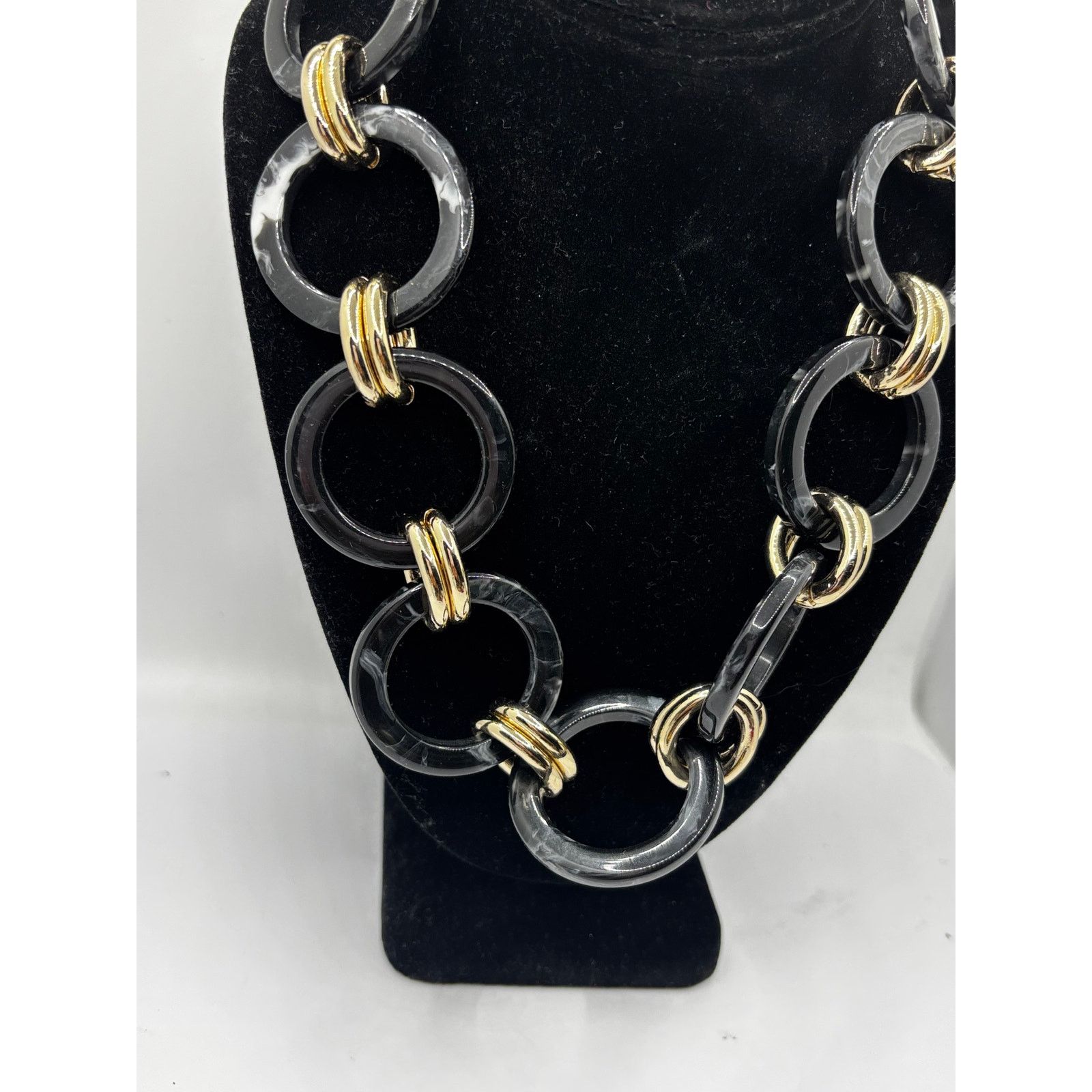 Nordstrom NORDSTROM Lp BLUE Black Marble & Gold O Statement Necklace Size ONE SIZE - 3 Thumbnail