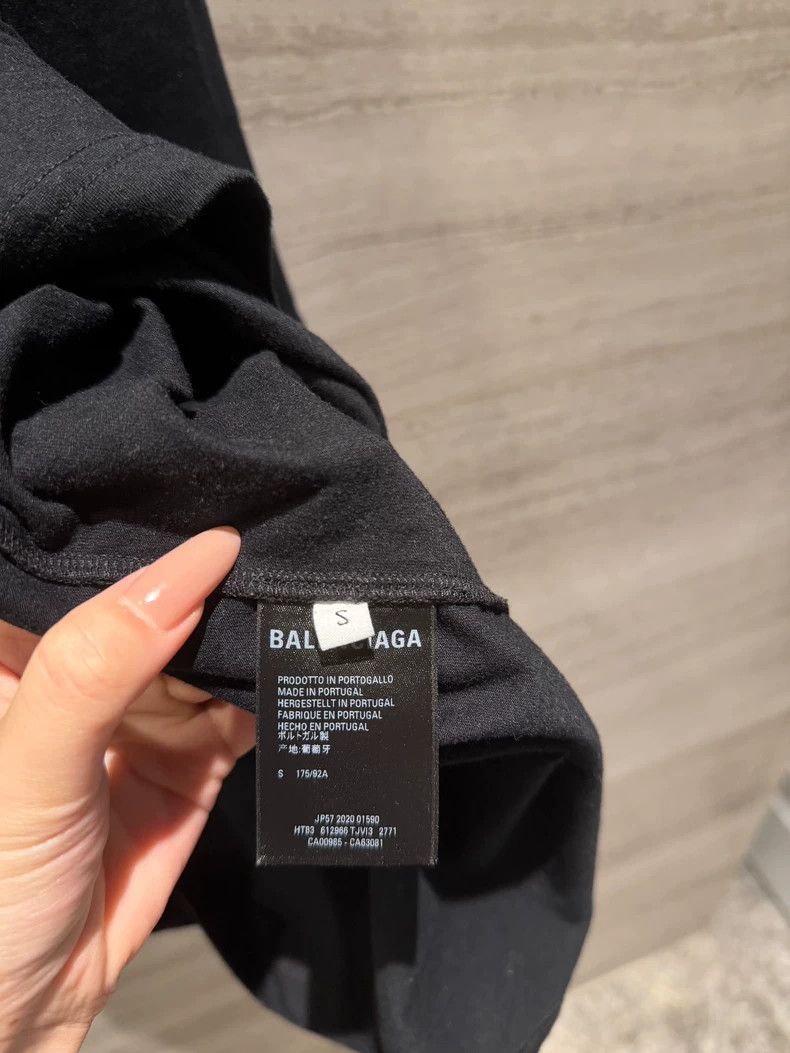 Balenciaga Balenciaga Seven Languages Black Short Sleeve T-Shirt Size US S / EU 44-46 / 1 - 3 Thumbnail