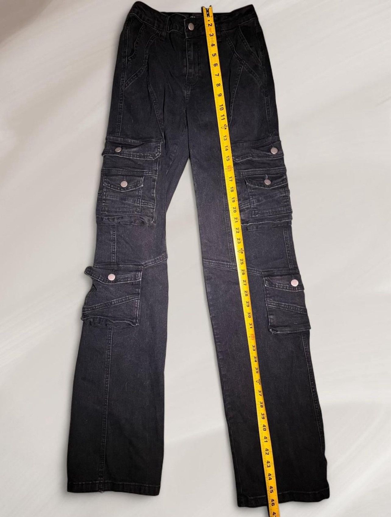 Fashion Nova Fashion Nova black cargo pants with multiple utility pockets Size 26" / US 2 / IT 38 - 6 Thumbnail