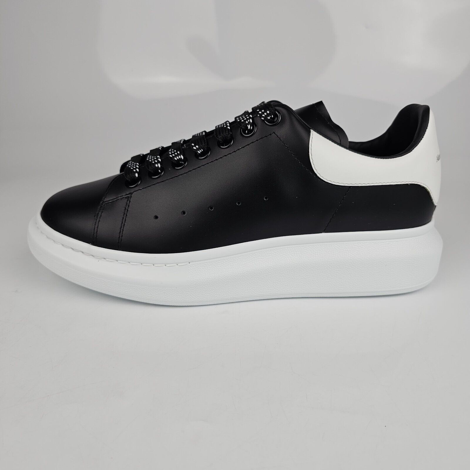 Alexander McQueen ALEXANDER MCQUEEN Oversized Men's B&W Sneakers Size US 5.5 / EU 38 - 3 Thumbnail