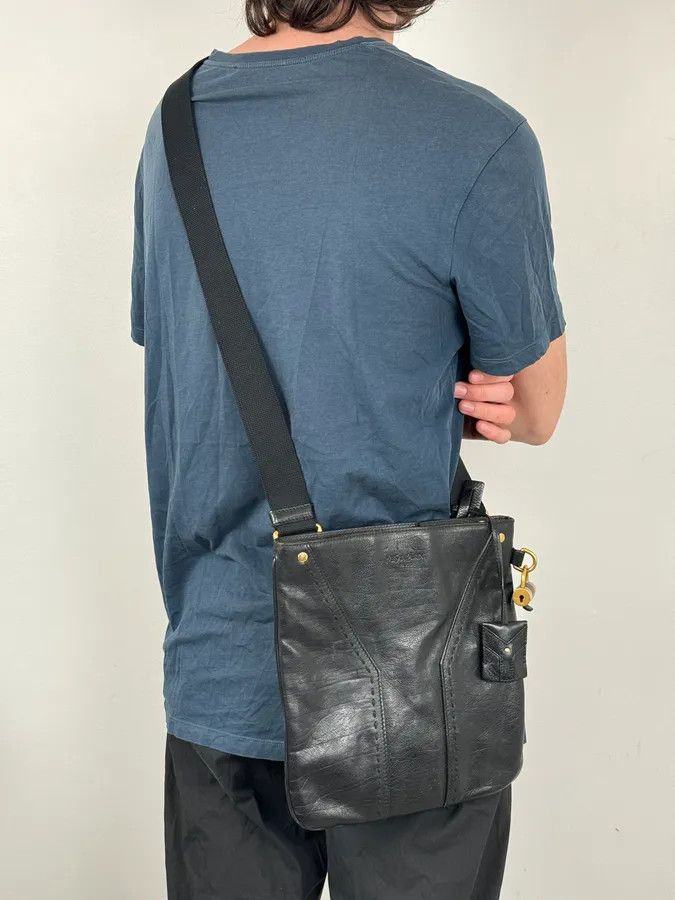 Yves Saint Laurent AW2002 Yves Saint Laurent Black Lock Crossbody Leather Bag Size ONE SIZE - 3 Thumbnail