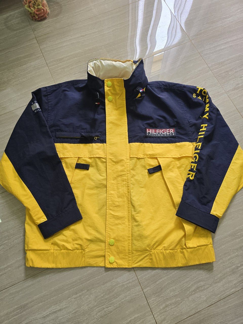 Tommy Hilfiger × Vintage Vintage Tommy Hilfiger Sailing Gear Jacket L Size US L / EU 52-54 / 3 - 5 Thumbnail