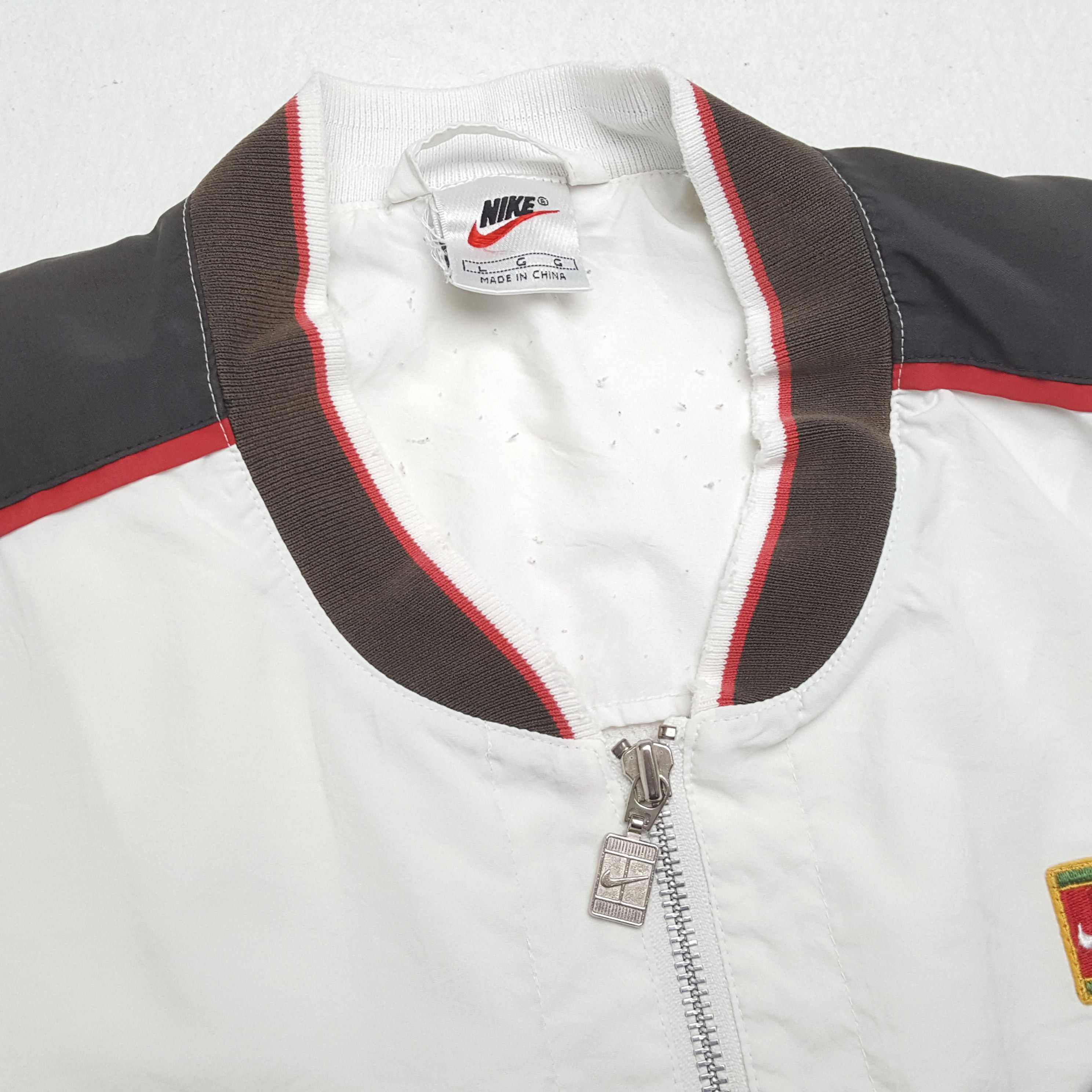 Nike × Vintage Vintage NIKE Court Tennis Sportswear Windbreaker Jacket Size US L / EU 52-54 / 3 - 9 Thumbnail