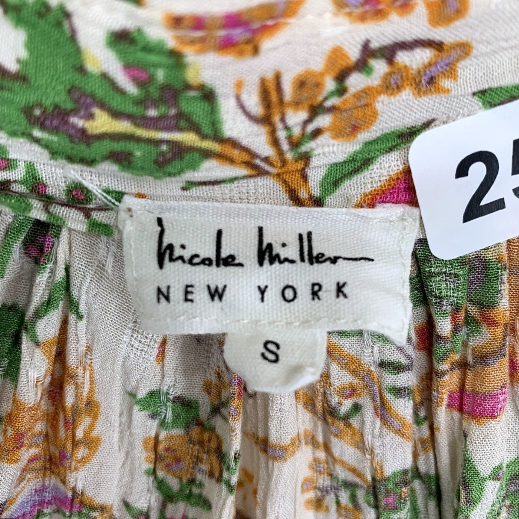 Nicole Miller VINTAGE Nicole Miller Women's Blouse S Floral Peasant Boho V Neck 3/4 Sleeve Rayon Size S / US 4 / IT 40 - 3 Thumbnail