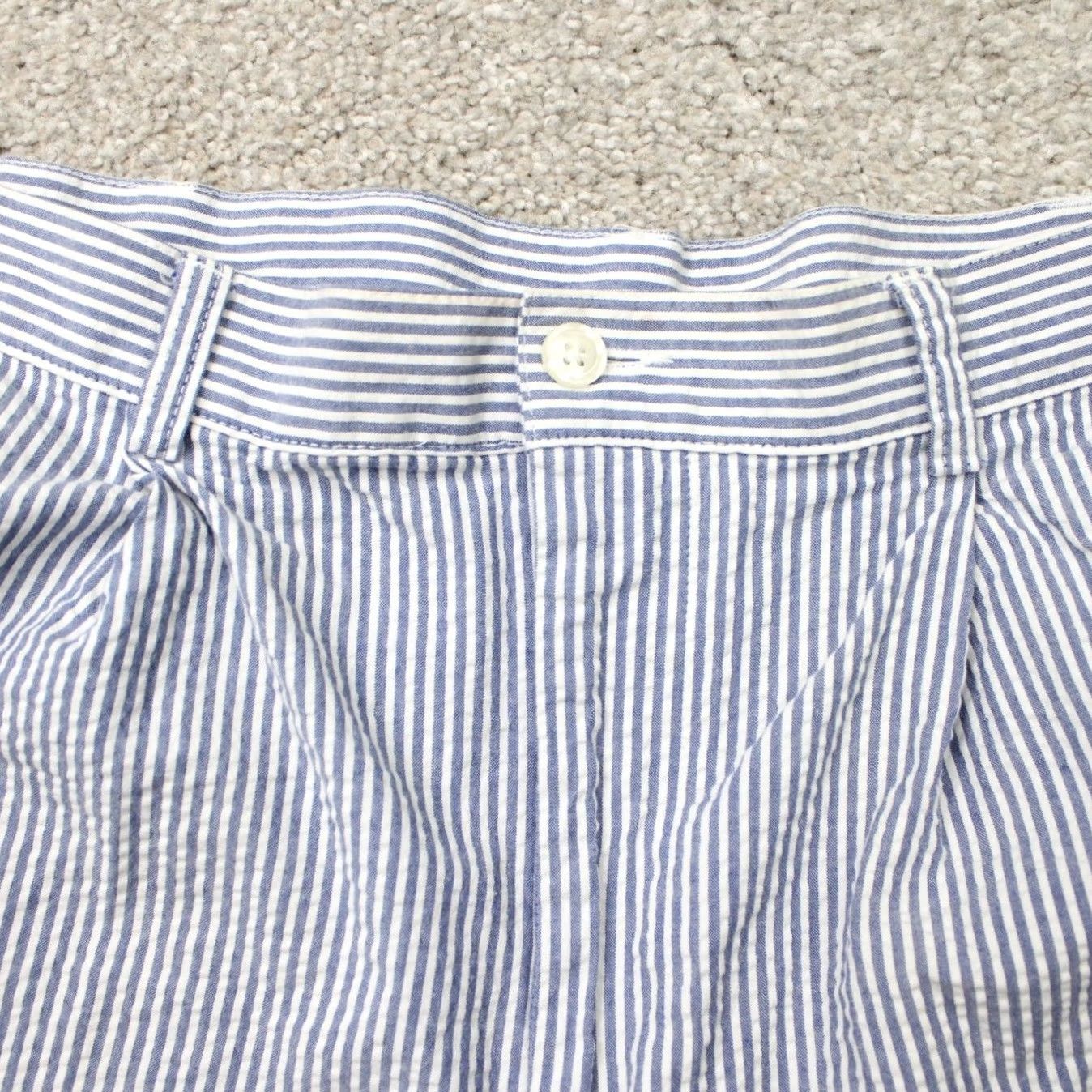 Jos. A. Bank Jos. A. Bank Chino Shorts Men 33 Blue/White Striped Seersucker Cotton Chino Shorts Casual Pockets 9in Inseam Regular Rise Mid-Topstitch? Size US 33 - 6 Thumbnail