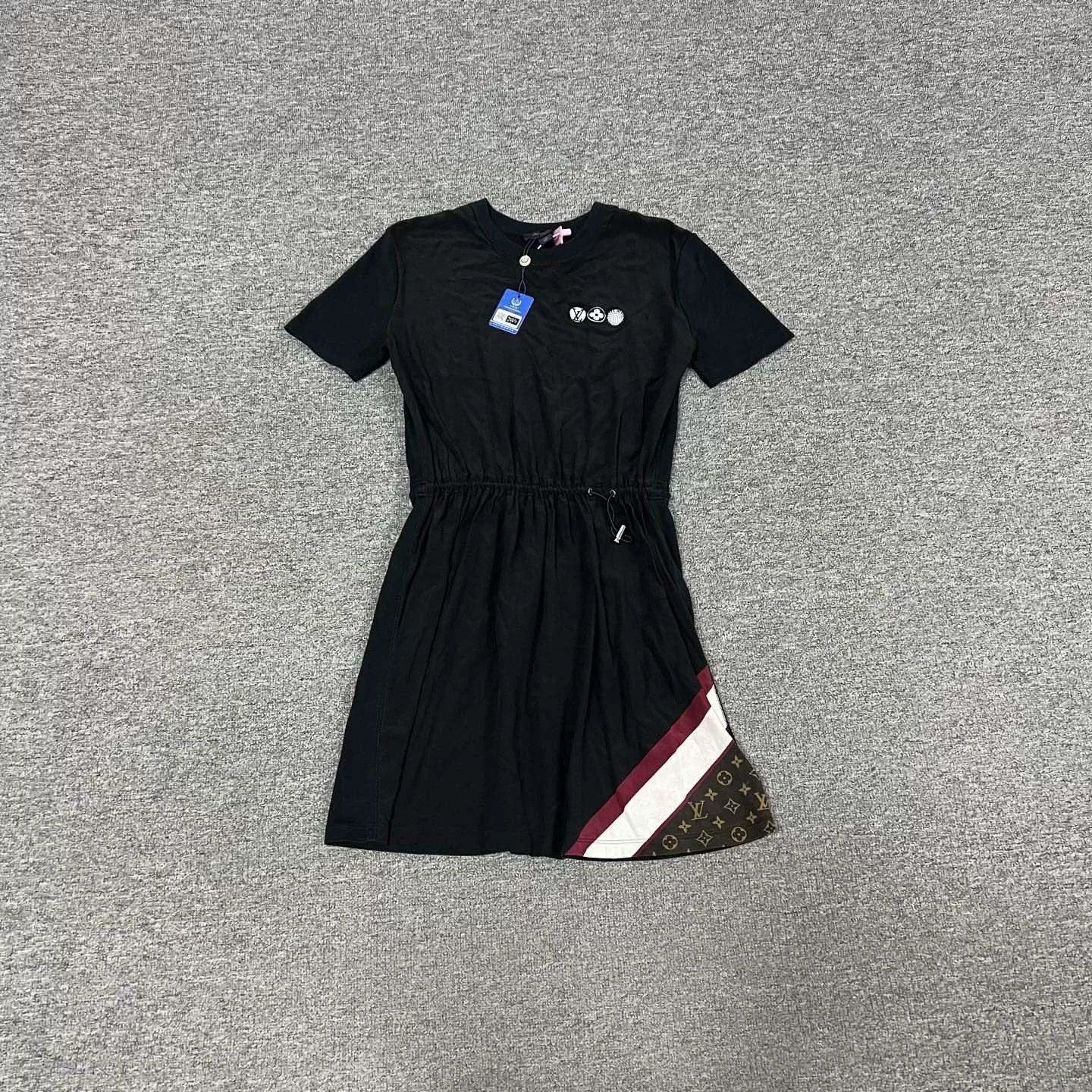 Louis Vuitton Louis Vuitton Monogram Patchwork Short-Sleeve Dress Size S / US 4 / IT 40 - 1 Thumbnail