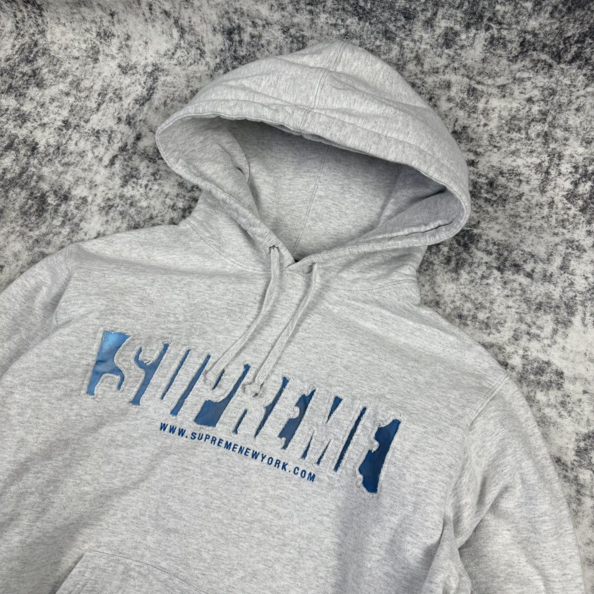 Supreme Supreme Reflective Cutout Logo ‘Gray’ Hoodie Size US M / EU 48-50 / 2 - 2 Thumbnail