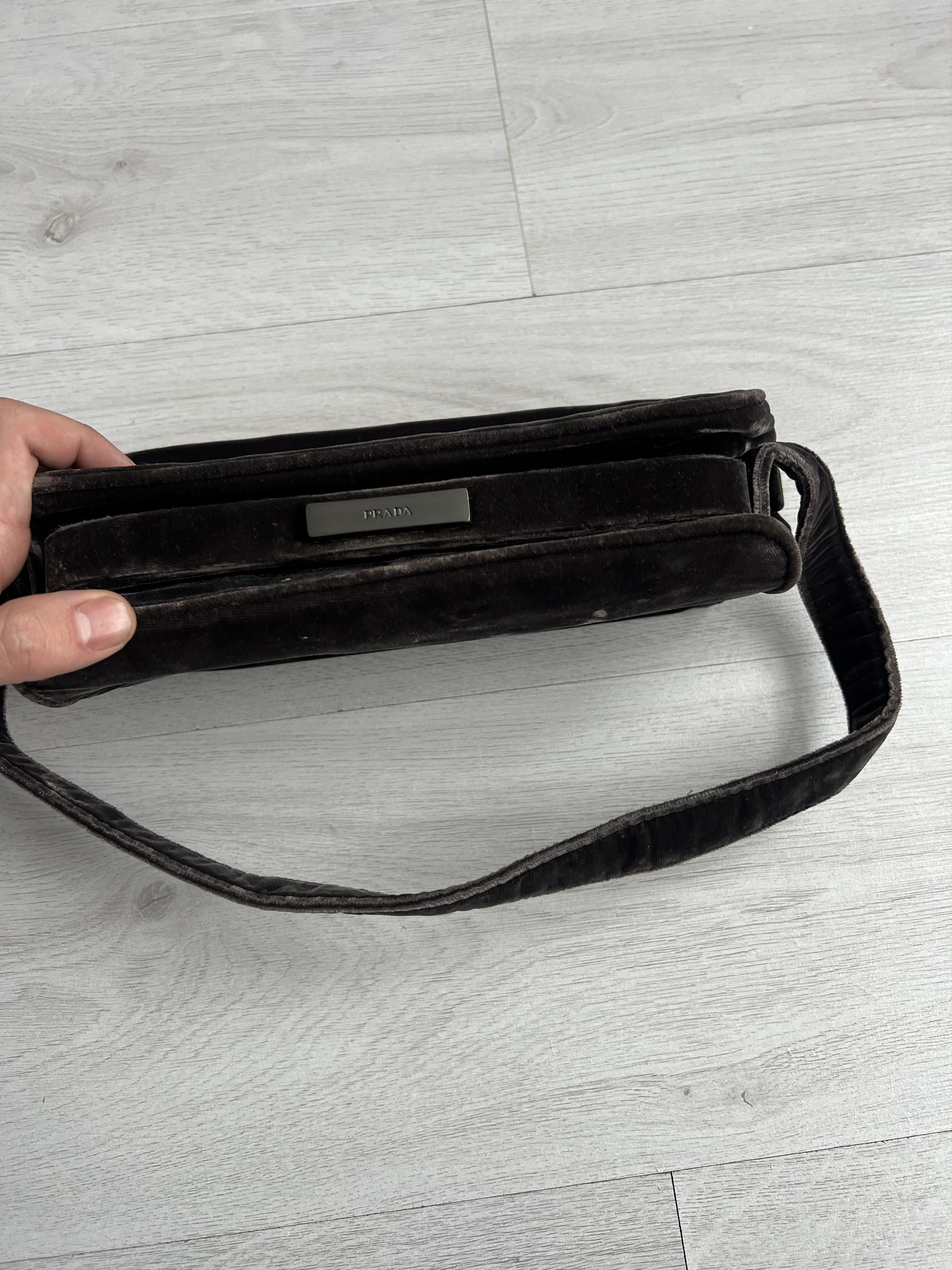Prada Prada HandBag Velvet Size ONE SIZE - 2 Thumbnail