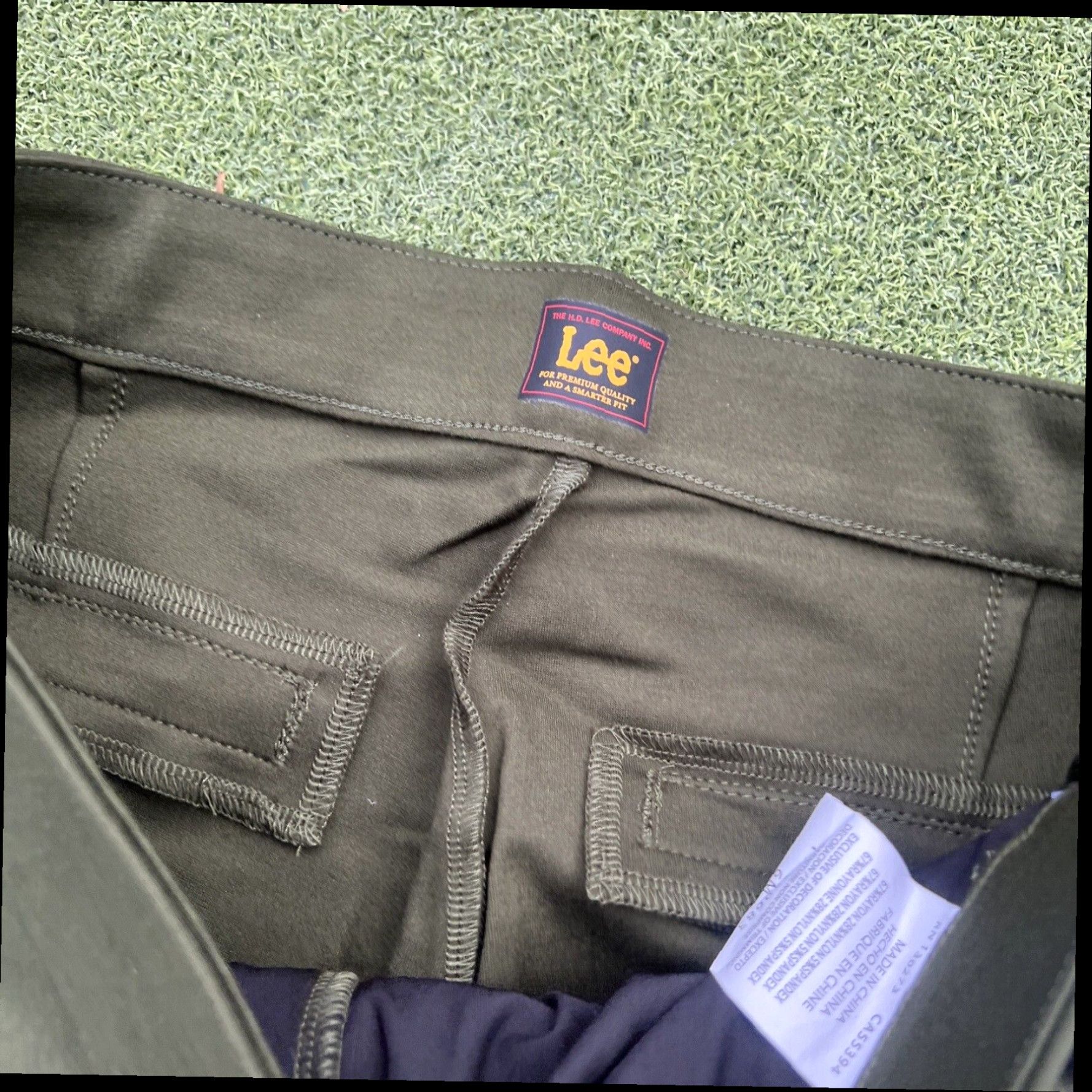 Lee Lee Pants Womens 6M Dark Green Straight Leg Trouser Regular Fit Mid Rise Zip Fly Size 28" / US 6 / IT 42 - 4 Thumbnail