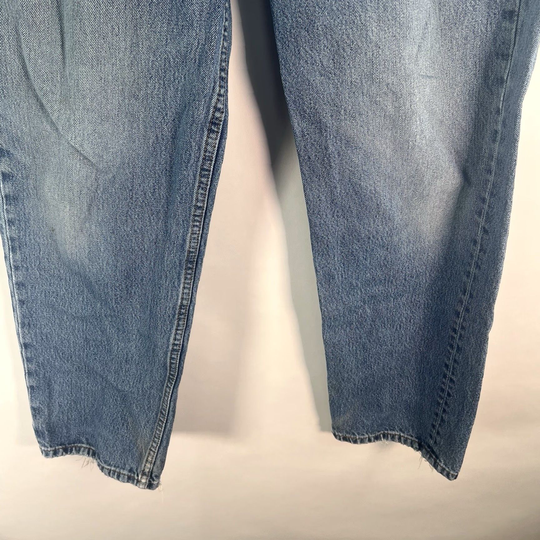 Levi's Levi's 550 Jeans Blue Distressed Relaxed Fit 38 Mens Denim Straight 5-Pocket Adult Regular Size 38 Color Blue USA Classic Jeans Size US 38 / EU 54 - 4 Thumbnail
