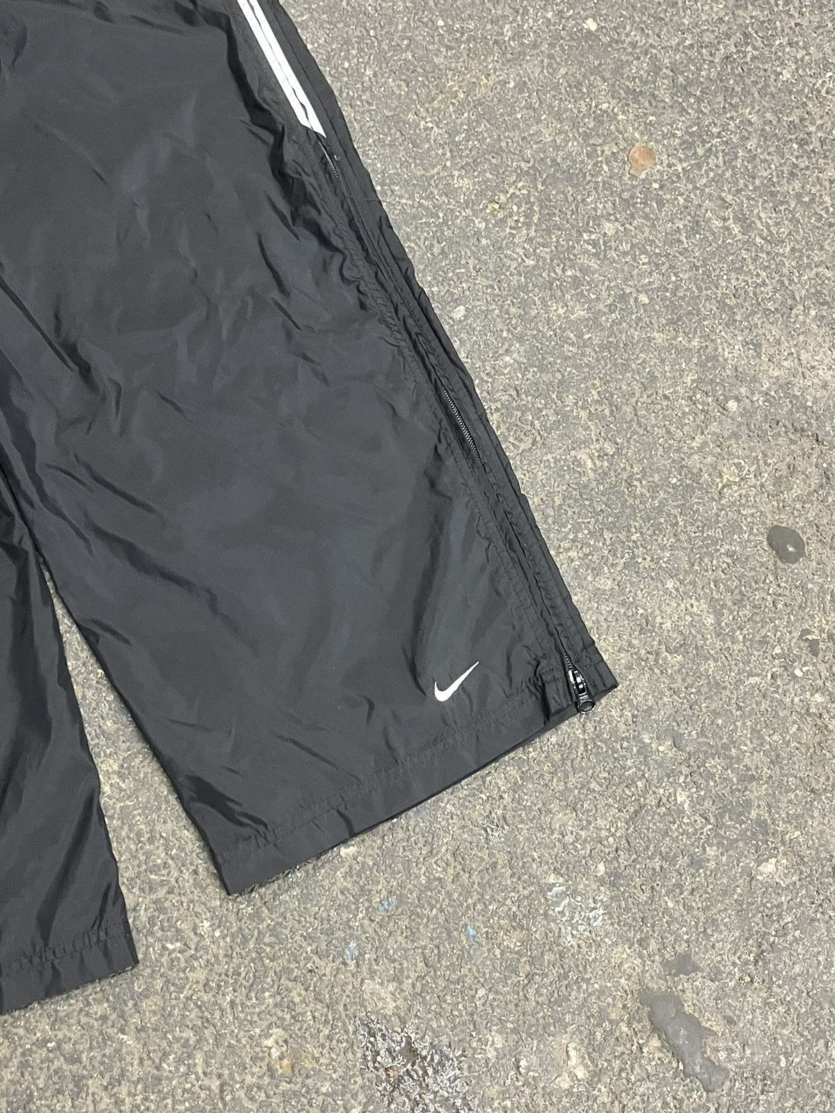 Nike × Vintage Nike track pants baggy fit wide leg y2k streetwear sporty Size US 32 / EU 48 - 4 Thumbnail
