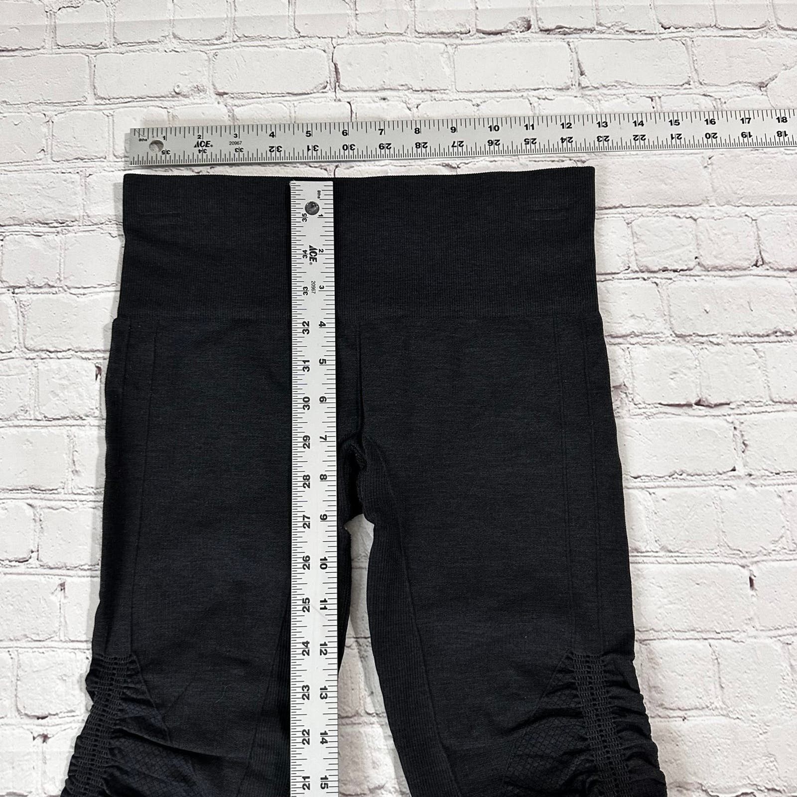 Lululemon lululemon leggings size 4 Size 27" / US 4 / IT 40 - 8 Thumbnail