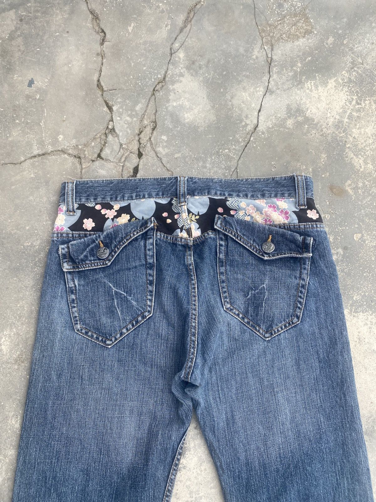 Karakuri Tamashii Vintage JAPAN KOI Distressed Jeans Size US 33 - 8 Thumbnail
