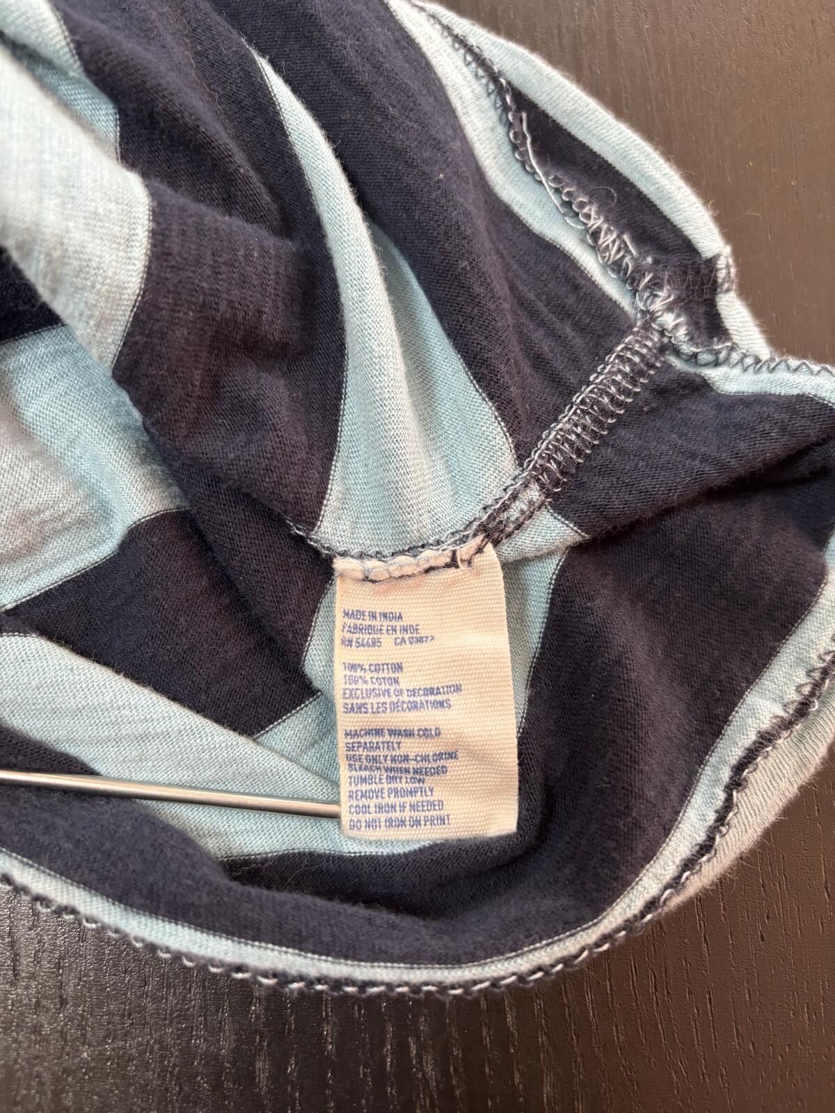 American Eagle Outfitters American Eagle Y2K Blue and Navy Striped V-Neck T-Shirt XS Size 32" / US 10 / IT 46 - 8 Thumbnail