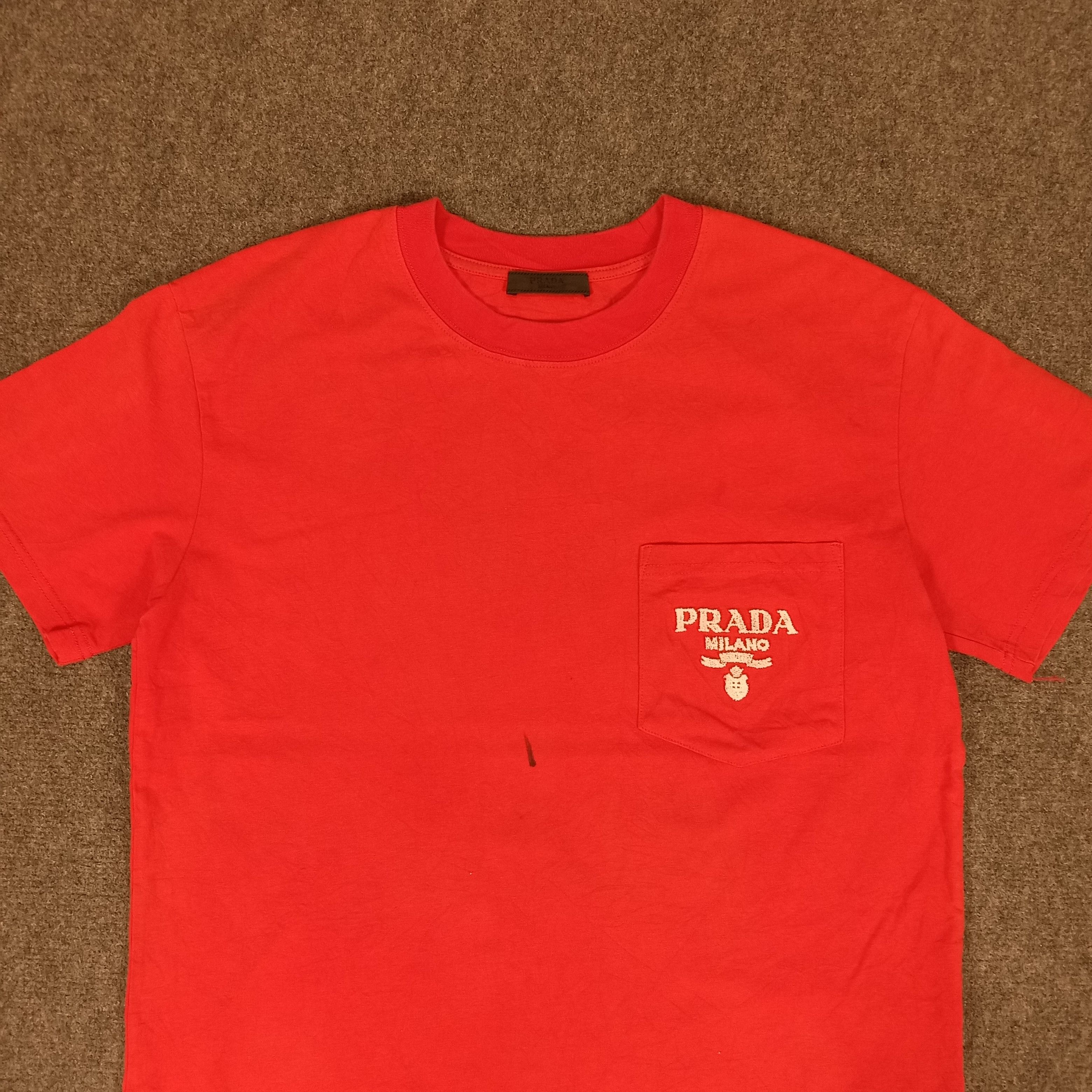 Vintage Italian Brand Prada Pocket Logo Tshirt Size US M / EU 48-50 / 2 - 2 Thumbnail