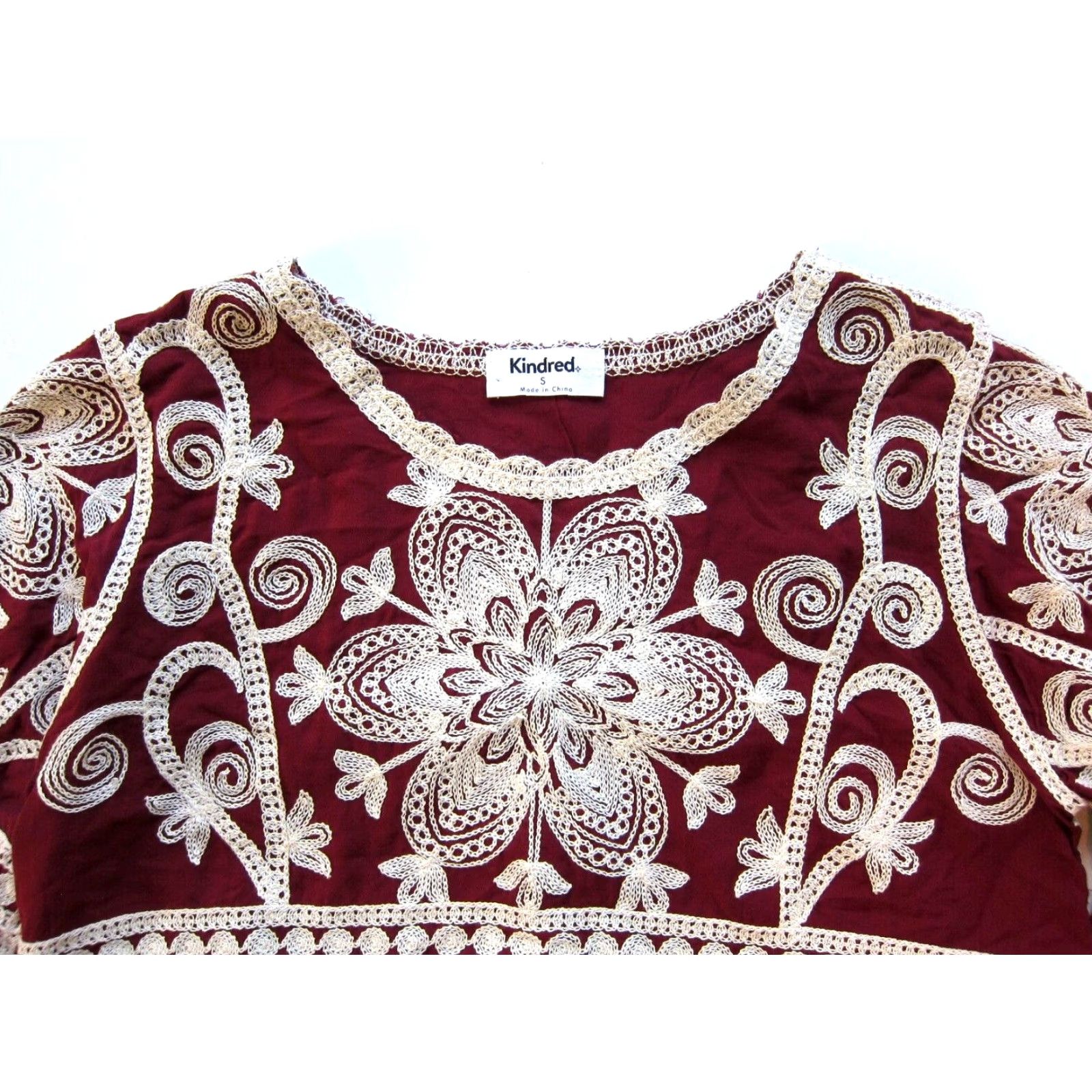 Vintage VINTAGE Kindred Anthropologie Red Ivory Rayon Floral Embroidered Flare Sleeve Blouse S Size S / US 4 / IT 40 - 3 Thumbnail