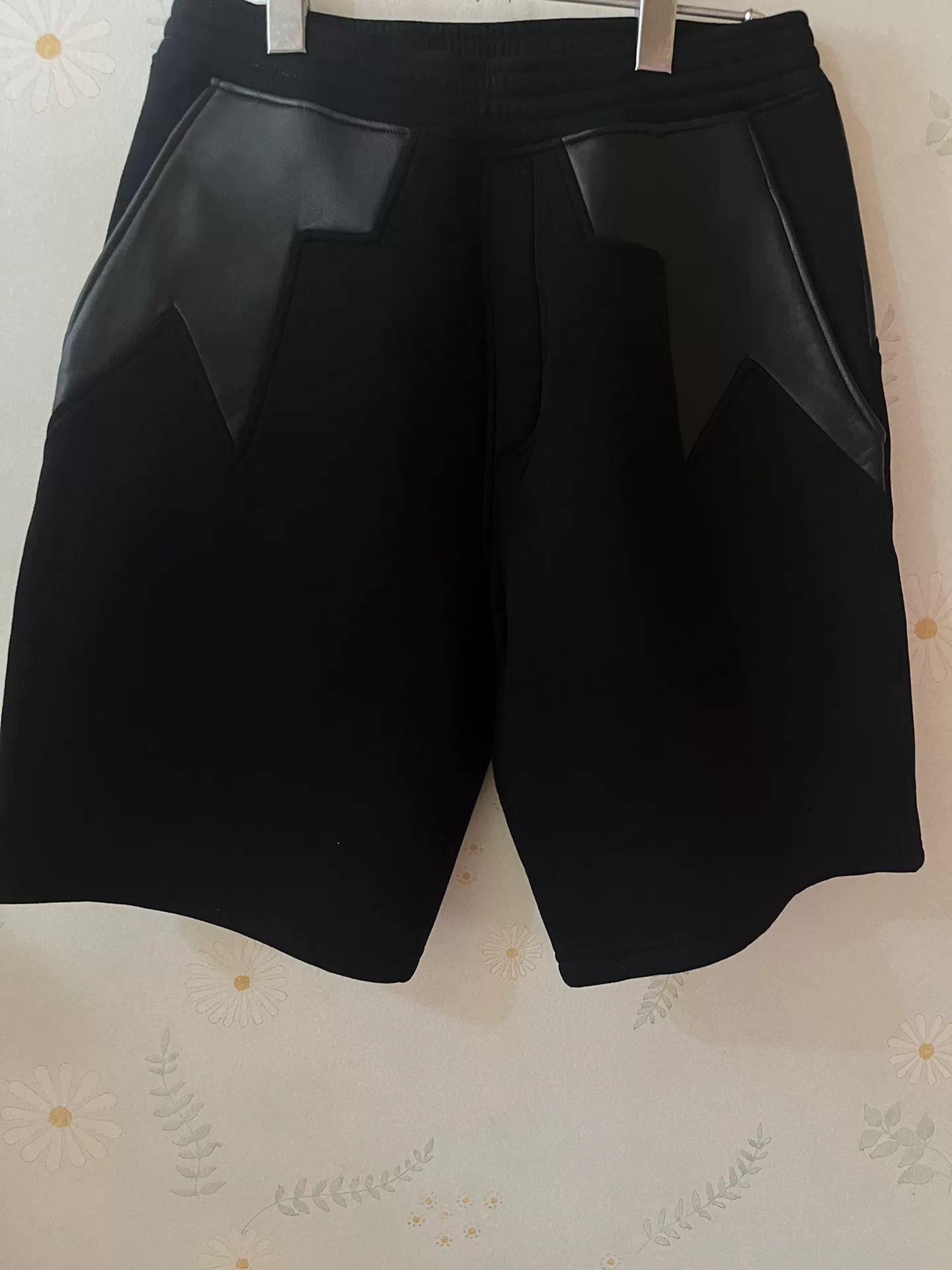 Neil Barrett Neil Barrett Black Shorts Size US 32 / EU 48 - 1 Thumbnail