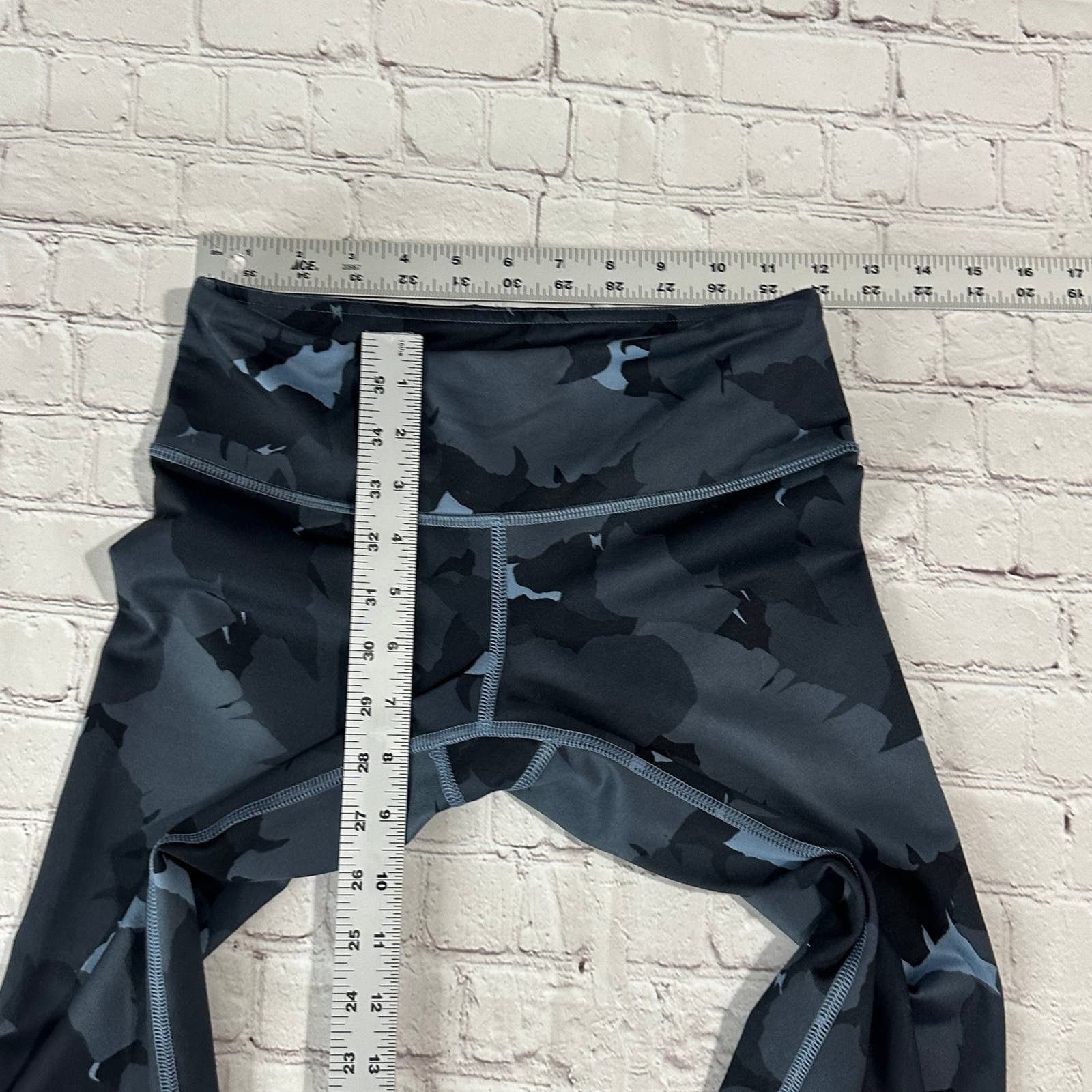 Lululemon lululemon leggings size 4 Size 27" / US 4 / IT 40 - 8 Thumbnail