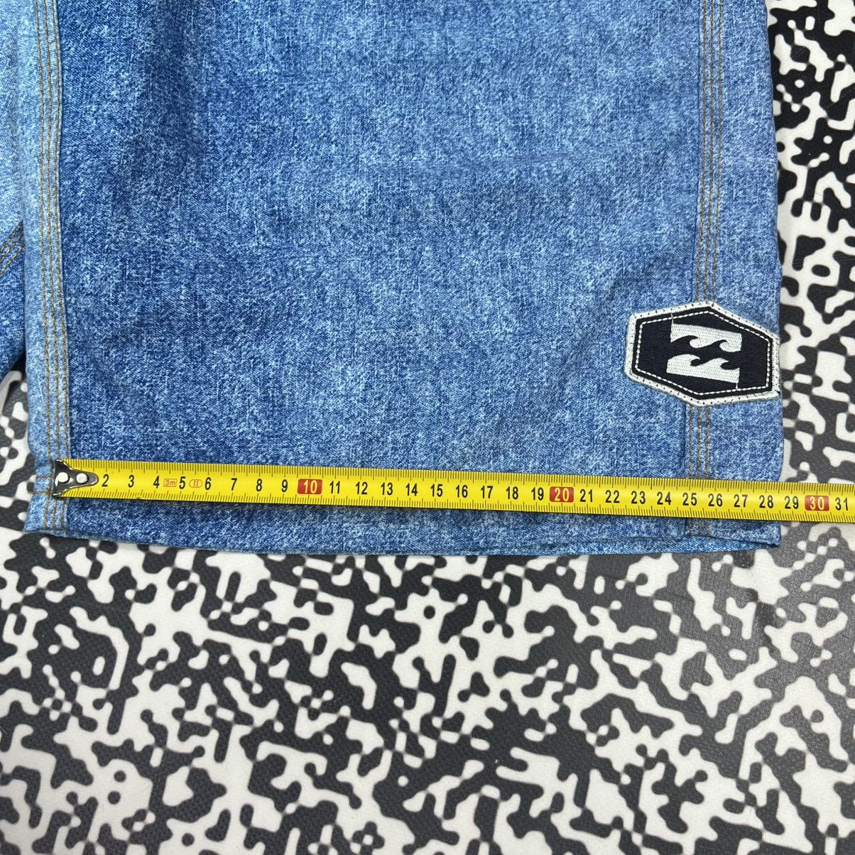 Billabong Vintage Y2K Billabong Wave Print Surf Retro Style Shorts Size US 32 / EU 48 - 15 Thumbnail