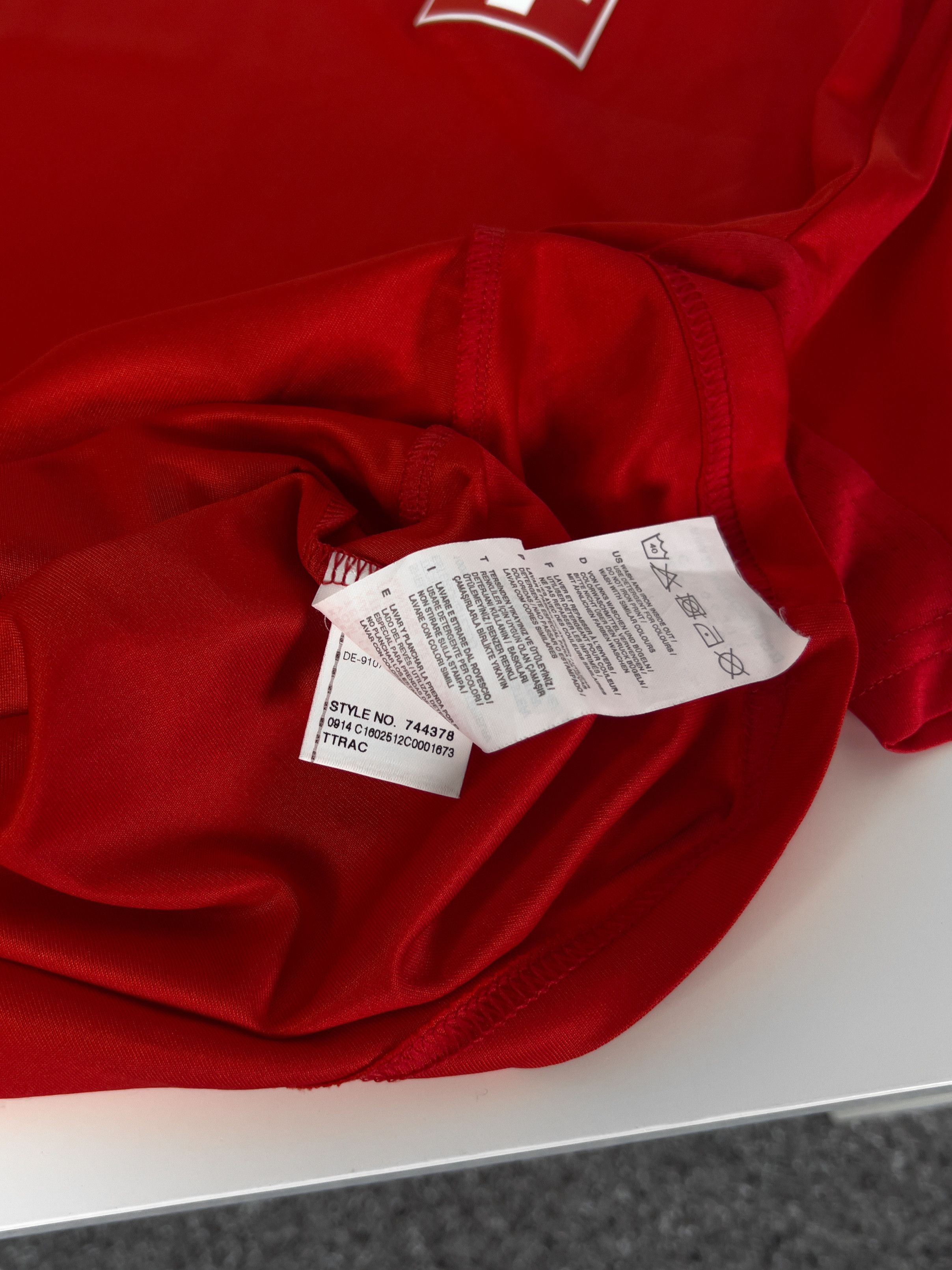 Puma Puma x Switzerland national Custom Name ( 2014-2015) Size US M / EU 48-50 / 2 - 7 Thumbnail