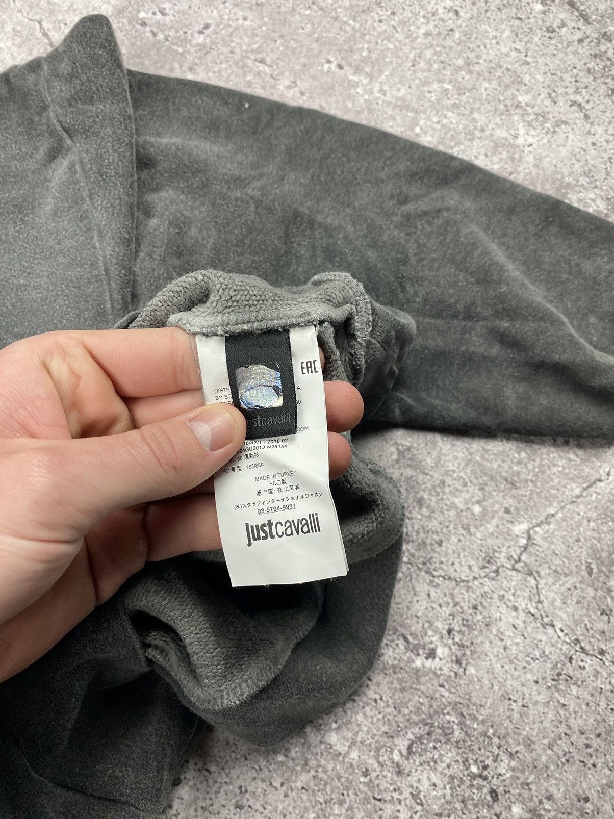 Japanese Brand × Just Cavalli × Vintage 90's Cavalli Contrast Graphic Sweatshirt Japan washed gray Size US L / EU 52-54 / 3 - 4 Thumbnail