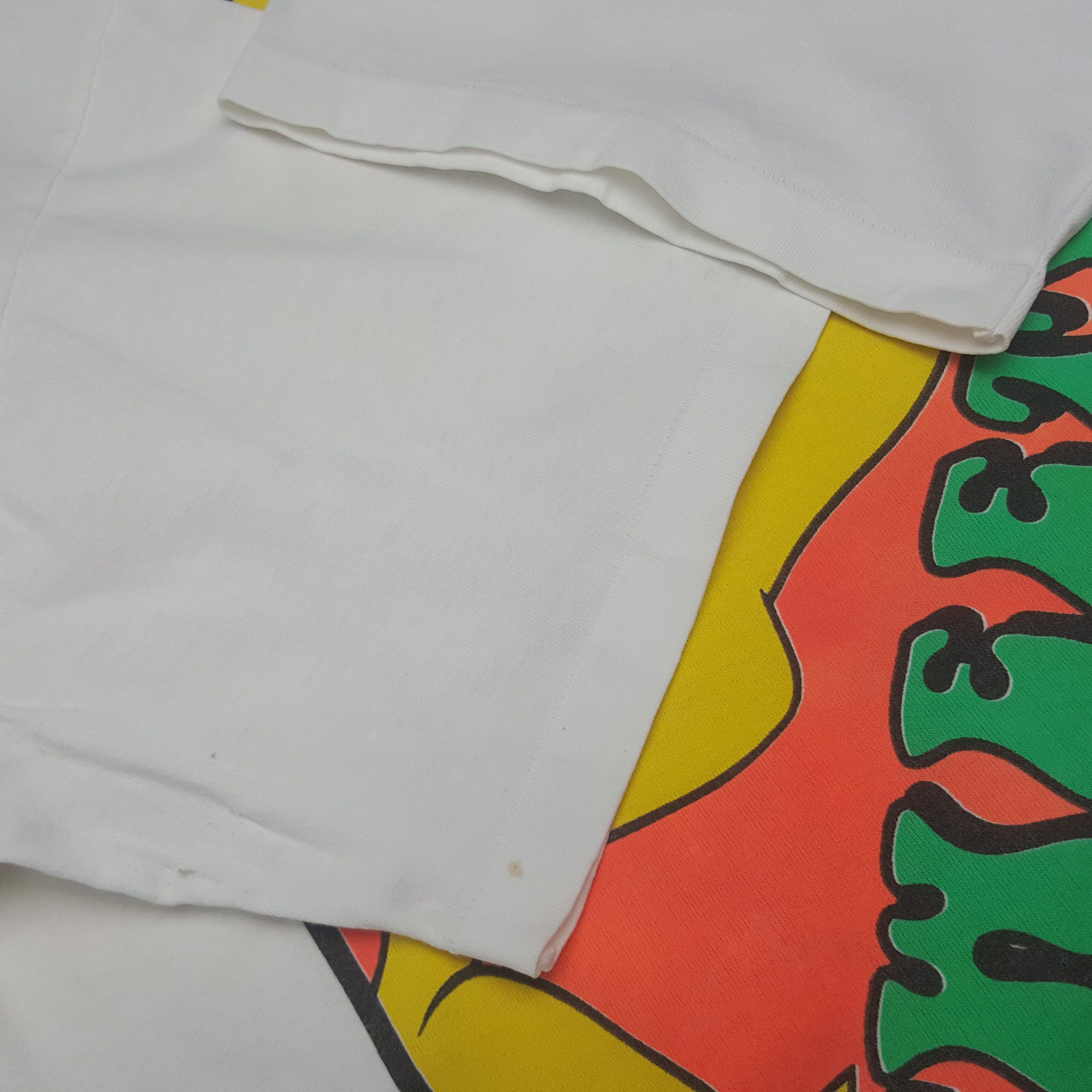 Disney Vintage California Tweety Cartoon Tshirt Size US L / EU 52-54 / 3 - 7 Thumbnail