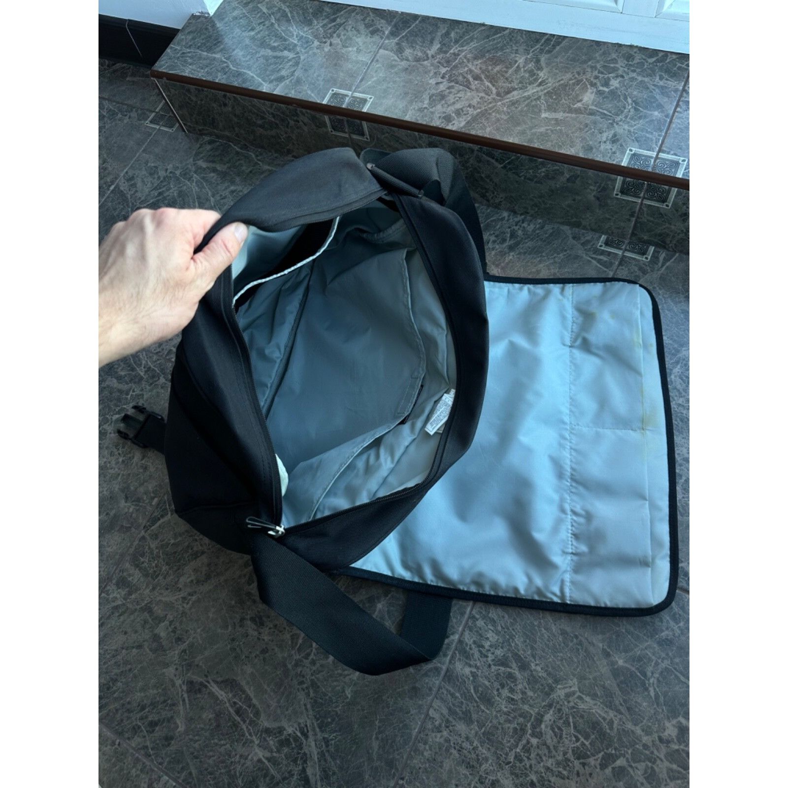 Nike VTG Nike Multi-pocket Crossbody Messenger Bag Size ONE SIZE - 9 Thumbnail