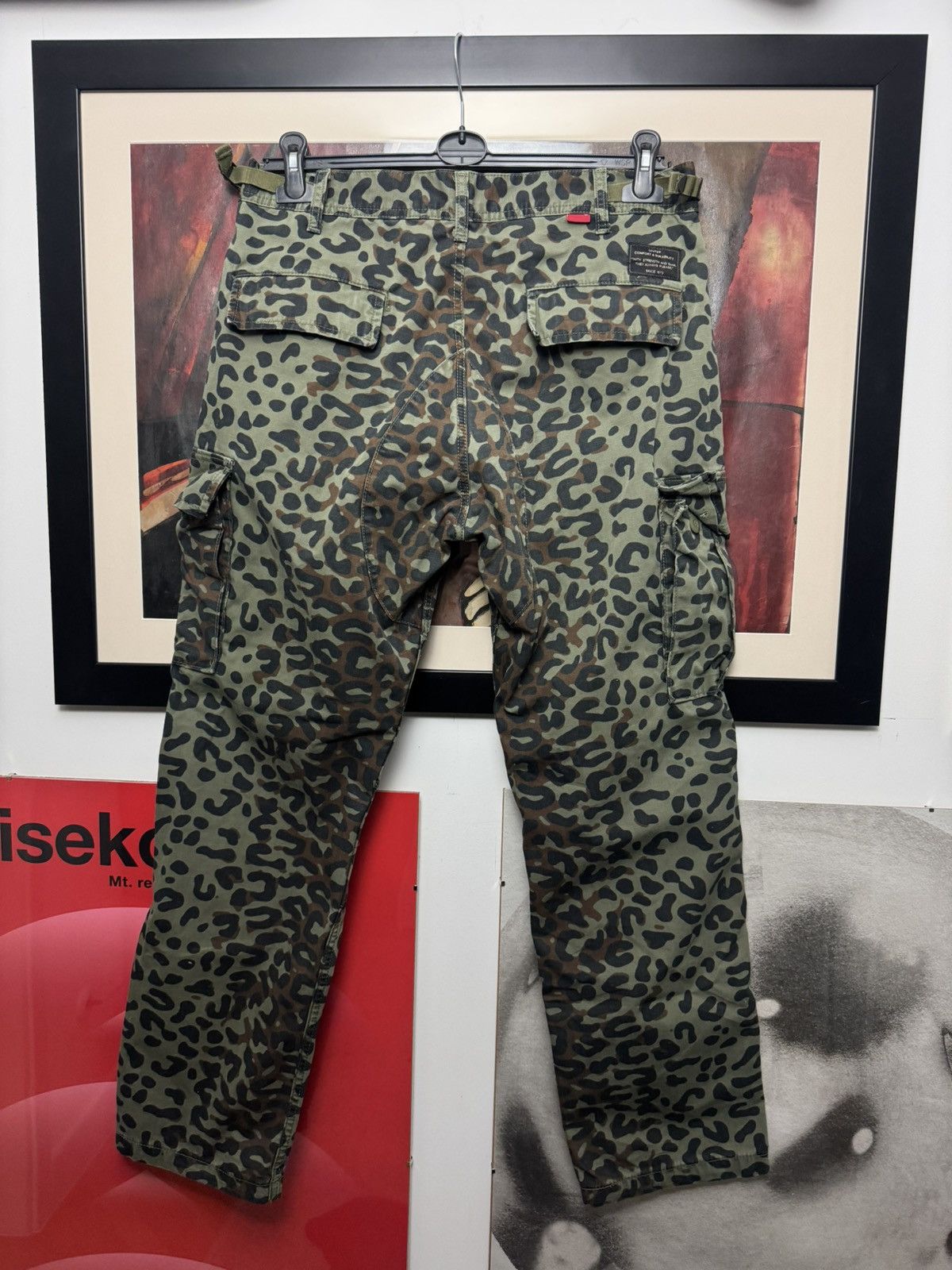 Levi's Levi’s Leopard Camo Cargo Pant Multipocket Army Military Y2k Size US 33 - 2 Thumbnail