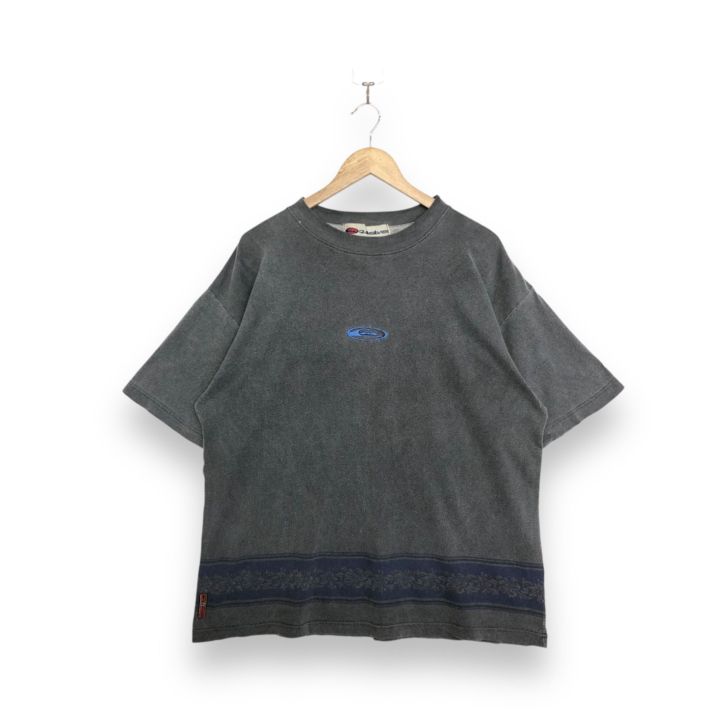 Quiksilver QUIKSILVER VINTAGE SURFING CENTER LOGO MOTIVE T-SHIRT Size US L / EU 52-54 / 3 - 1 Thumbnail