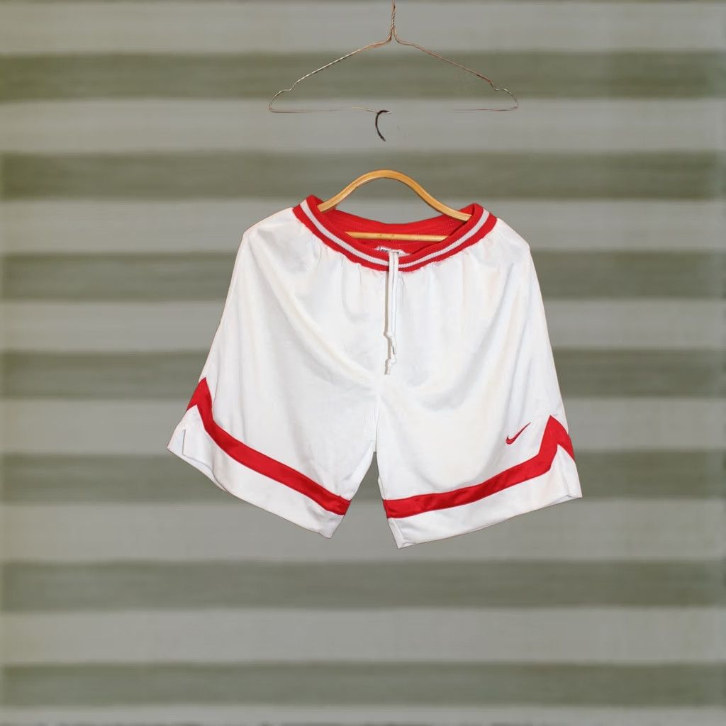 Nike VINTAGE Nike Basketball Shorts Mens M White Red 90s Size US 31 - 1 Thumbnail