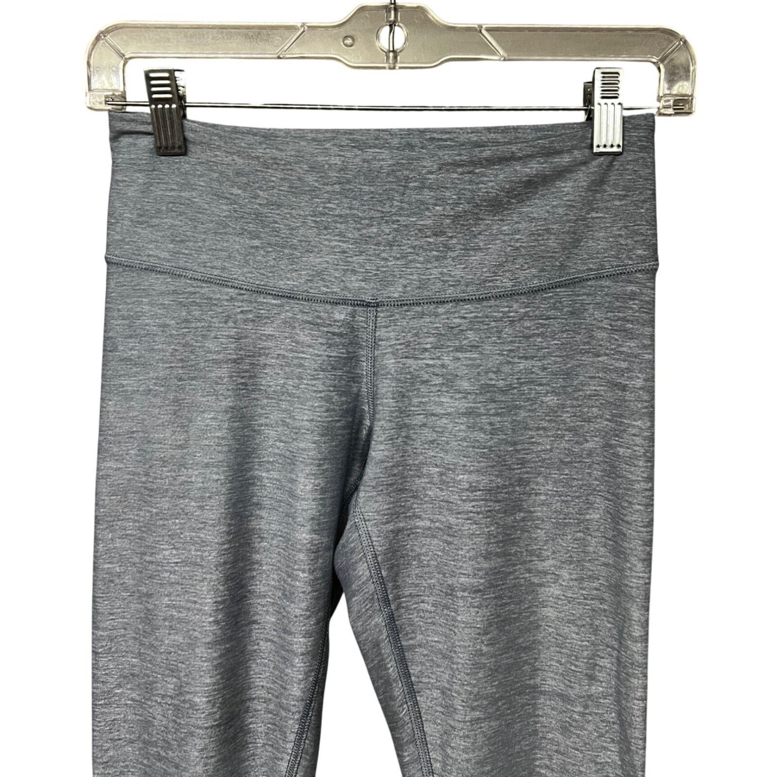 Lululemon Lululemon Blue Yoga Legging Sz 4 Moisture Wicking Pocket Size 27" / US 4 / IT 40 - 4 Thumbnail