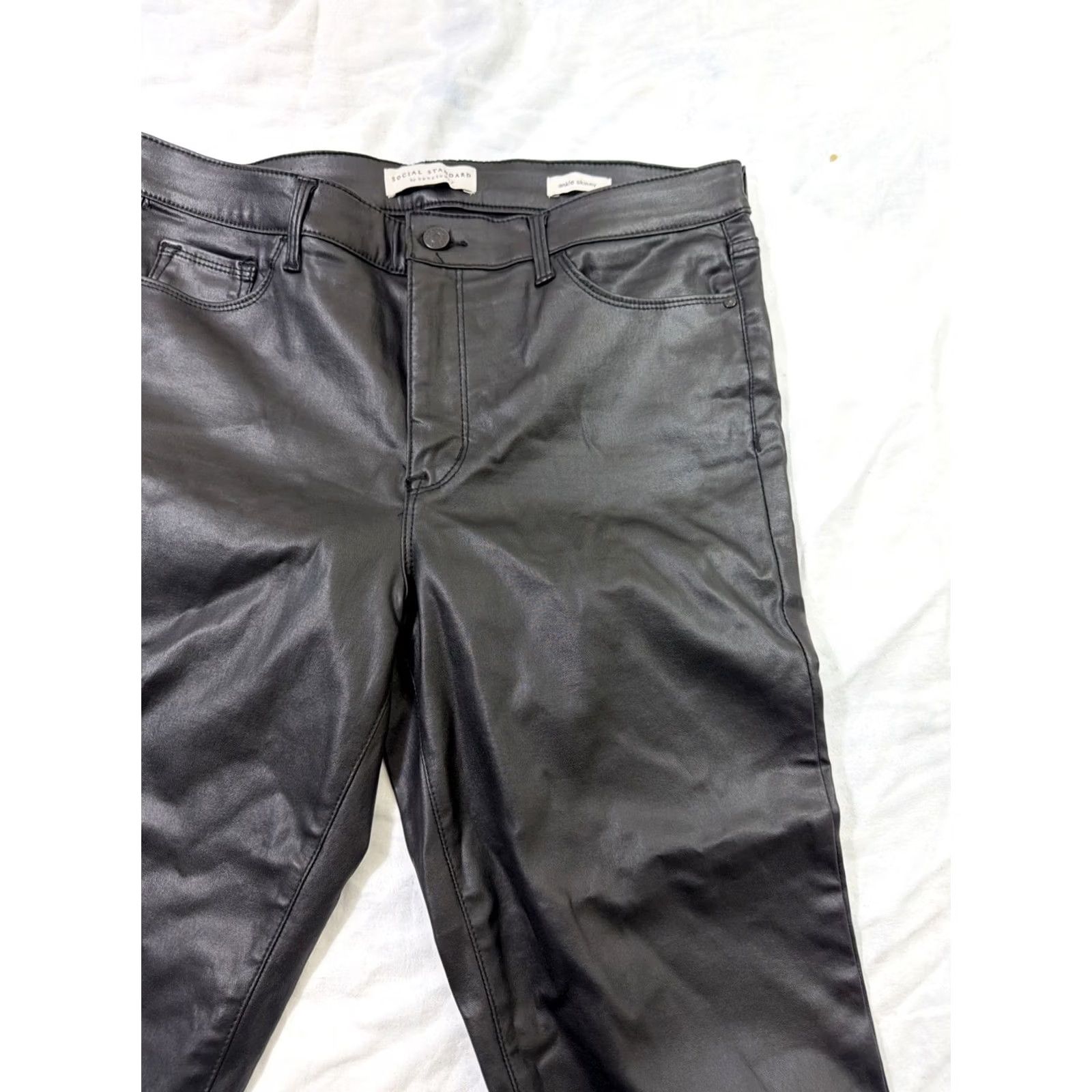 Sanctuary SOCIAL STANDARD by SANCTUARY Mid-Rise Ankle Skinny Coated Pants Black 12 Women Size 34" / US 12 / IT 48 - 5 Thumbnail