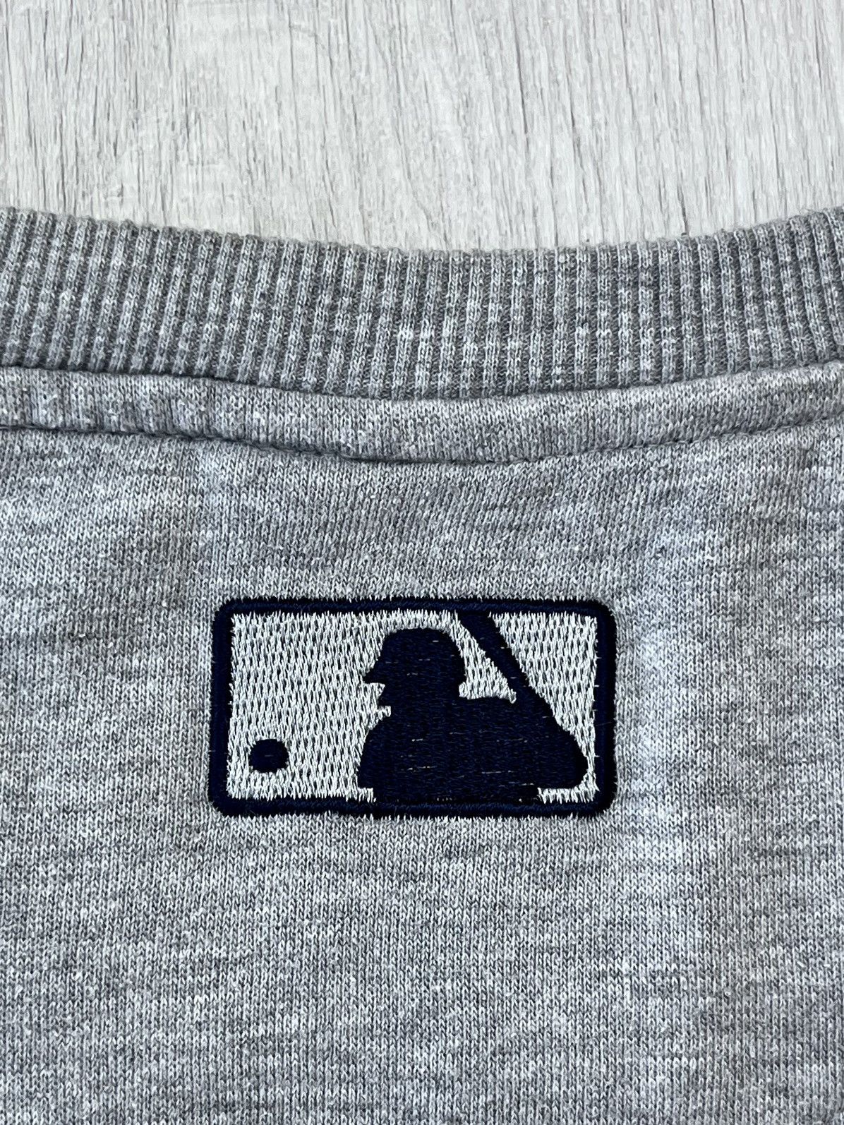 Majestic MLB New York Yankees Vintage Crewneck Sweatshirt Center Logo Size US XL / EU 56 / 4 - 15 Thumbnail
