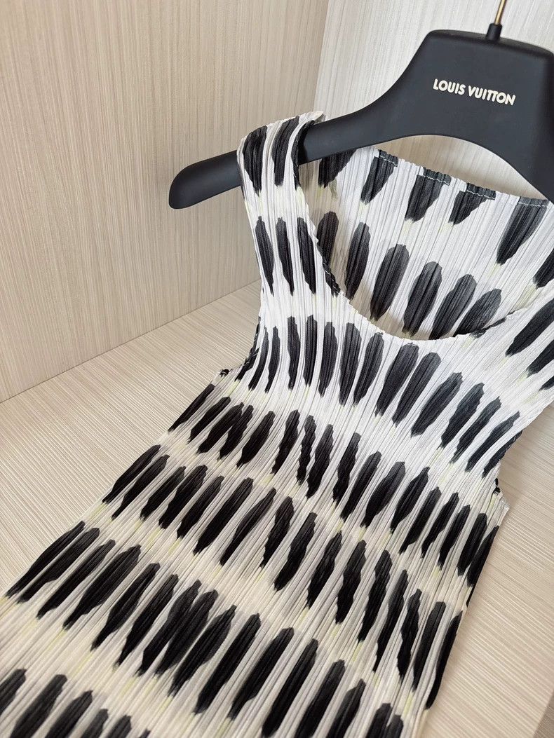 Issey Miyake Issey Miyake size:3 Ink-wash feather brush stroke vest Size M / US 6-8 / IT 42-44 - 3 Thumbnail