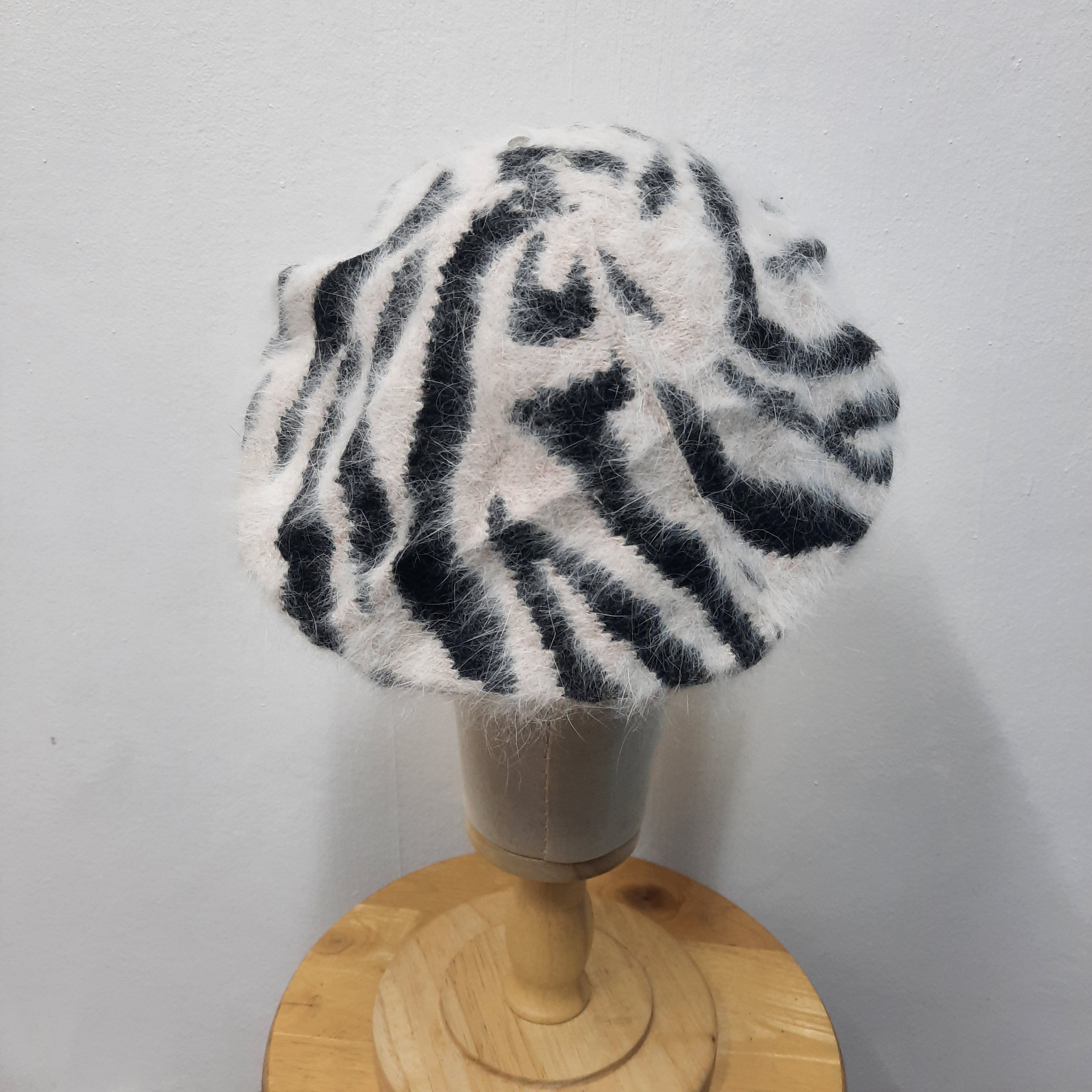 Tornado Mart ☠️ Japanese brand punk rock style zibra fur beret hat Size ONE SIZE - 4 Thumbnail