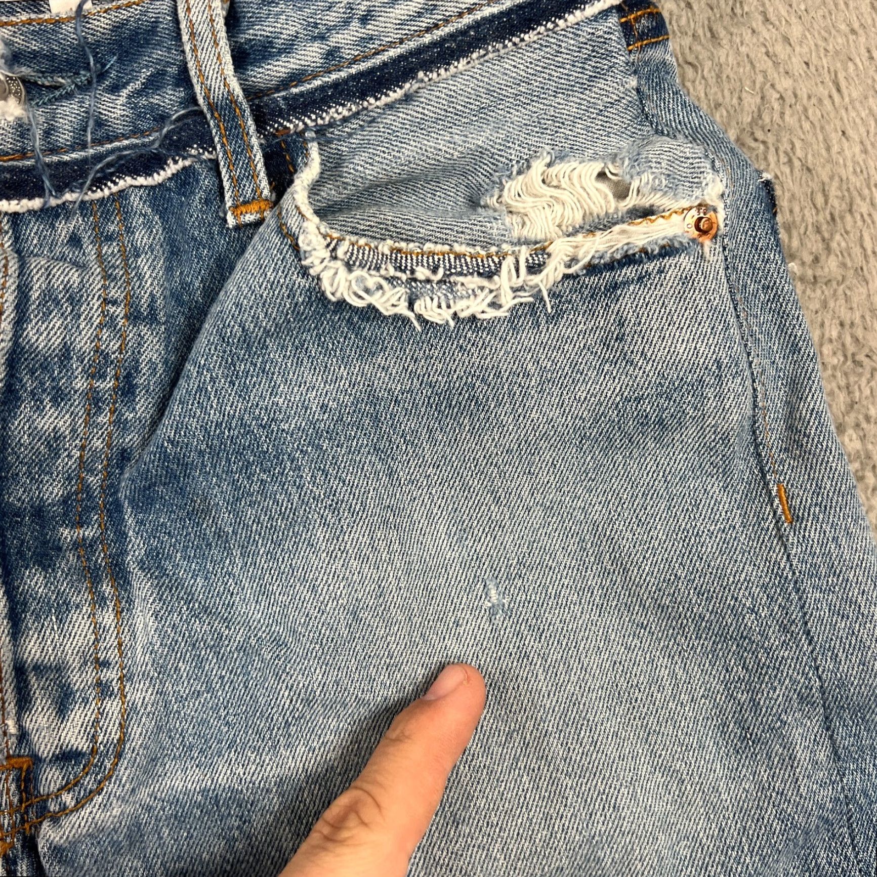 Vintage VINTAGE RE/DONE Levi's Women's Denim Boy Shorts Size 24 Cut-Off USA Size 42" / US 20 - 5 Thumbnail