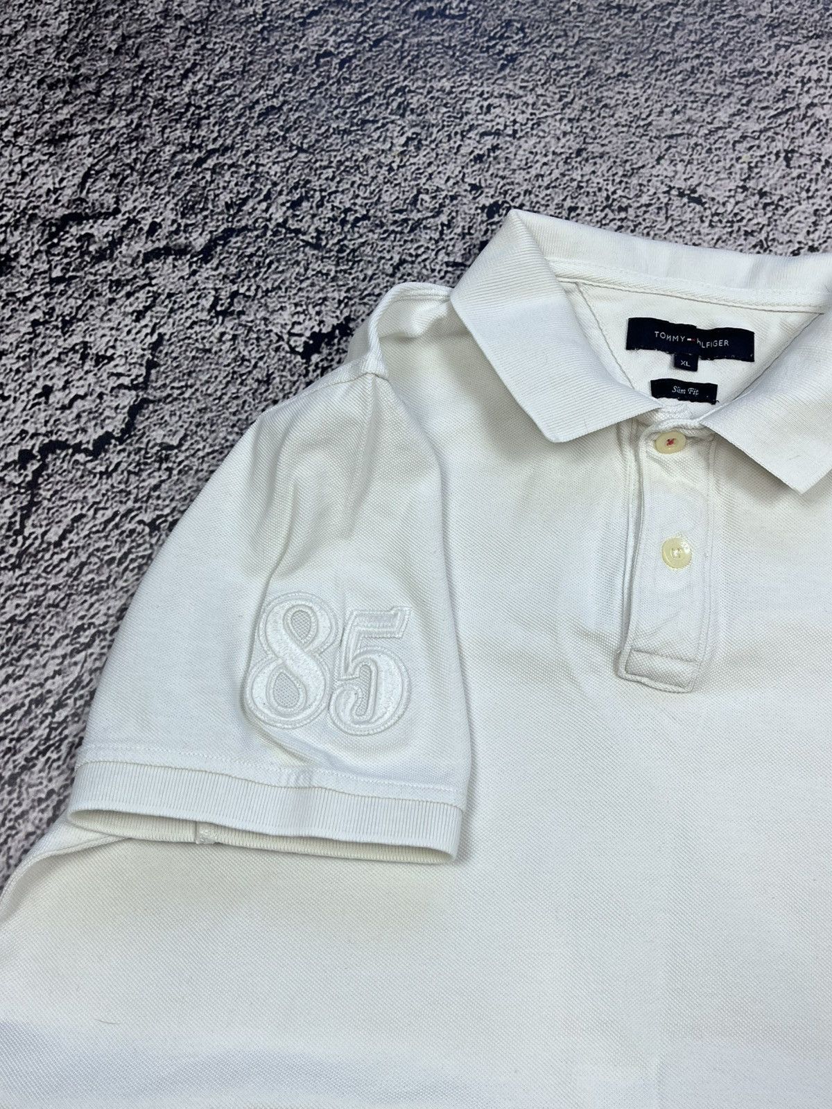 Tommy Hilfiger Vintage Y2K Tommy Hilfiger 85 logo white polo size XL Size US XL / EU 56 / 4 - 5 Thumbnail