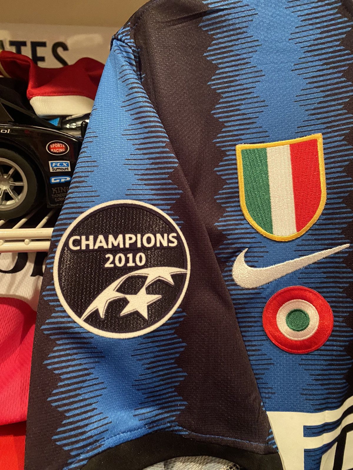 Nike Jersey Nike INTER Triplete Milito size L Size US L / EU 52-54 / 3 - 3 Thumbnail