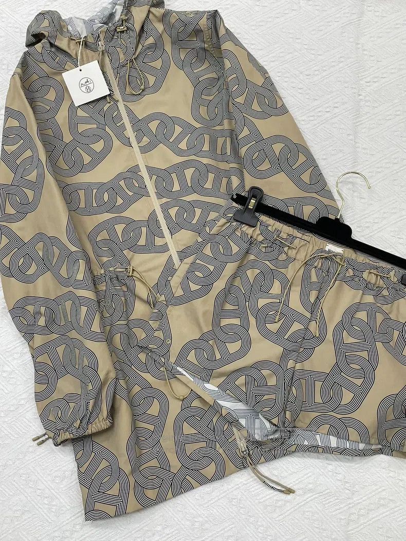 Other Hermes Black and Green Striped Printed Cashmere Overcoat Size XS / US 0-2 / IT 36-38 - 1 Thumbnail